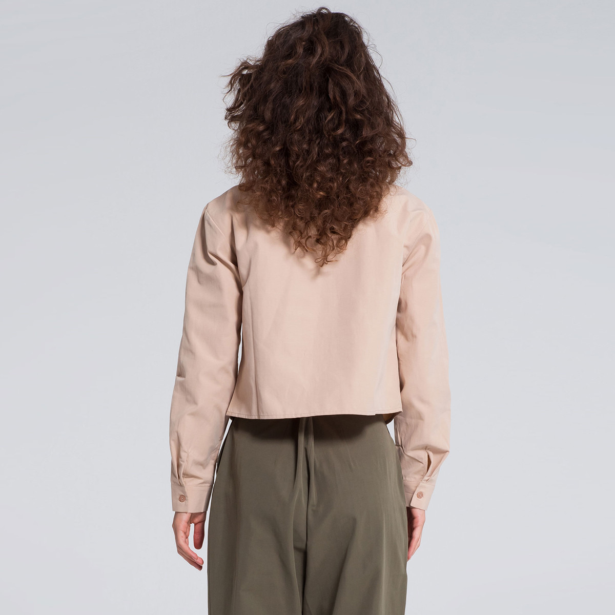 قميص سادة بأكمام طويلة وتفاصيل ثنايا من إليجانزا-women-clothing-shirtsandblouses-blouses-image-2