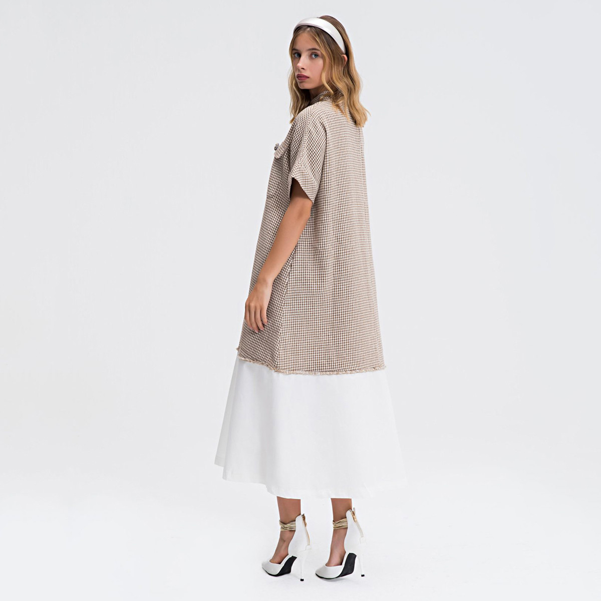 فستان ميدي إيه لاين بارز الملمس بياقة عالية وأكمام قصيرة من أنوتاه-women-clothing-dresses-image-4