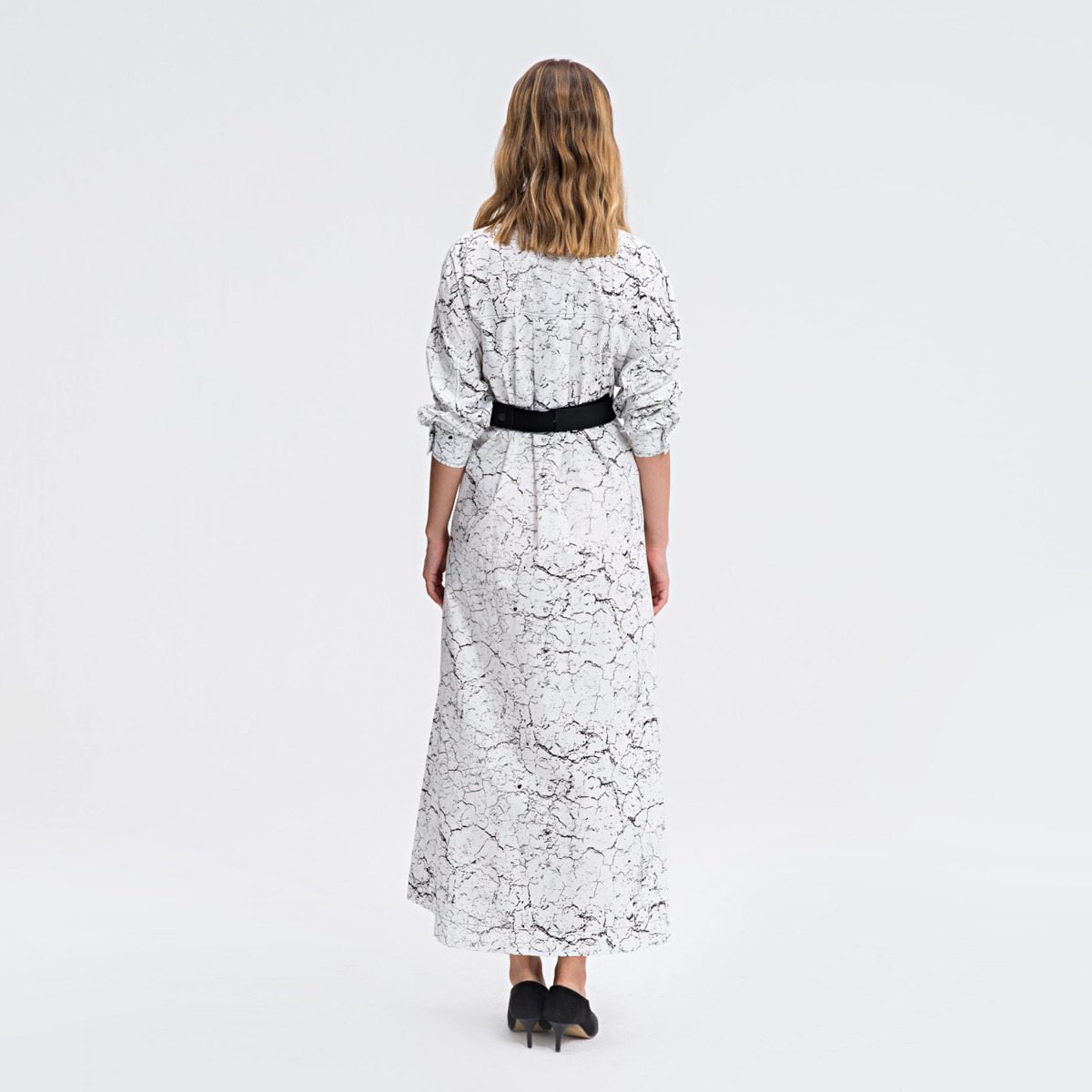 فستان قميص طويل بأكمام طويلة وجيوب وطبعات من أنوتاه-women-clothing-dresses-image-3