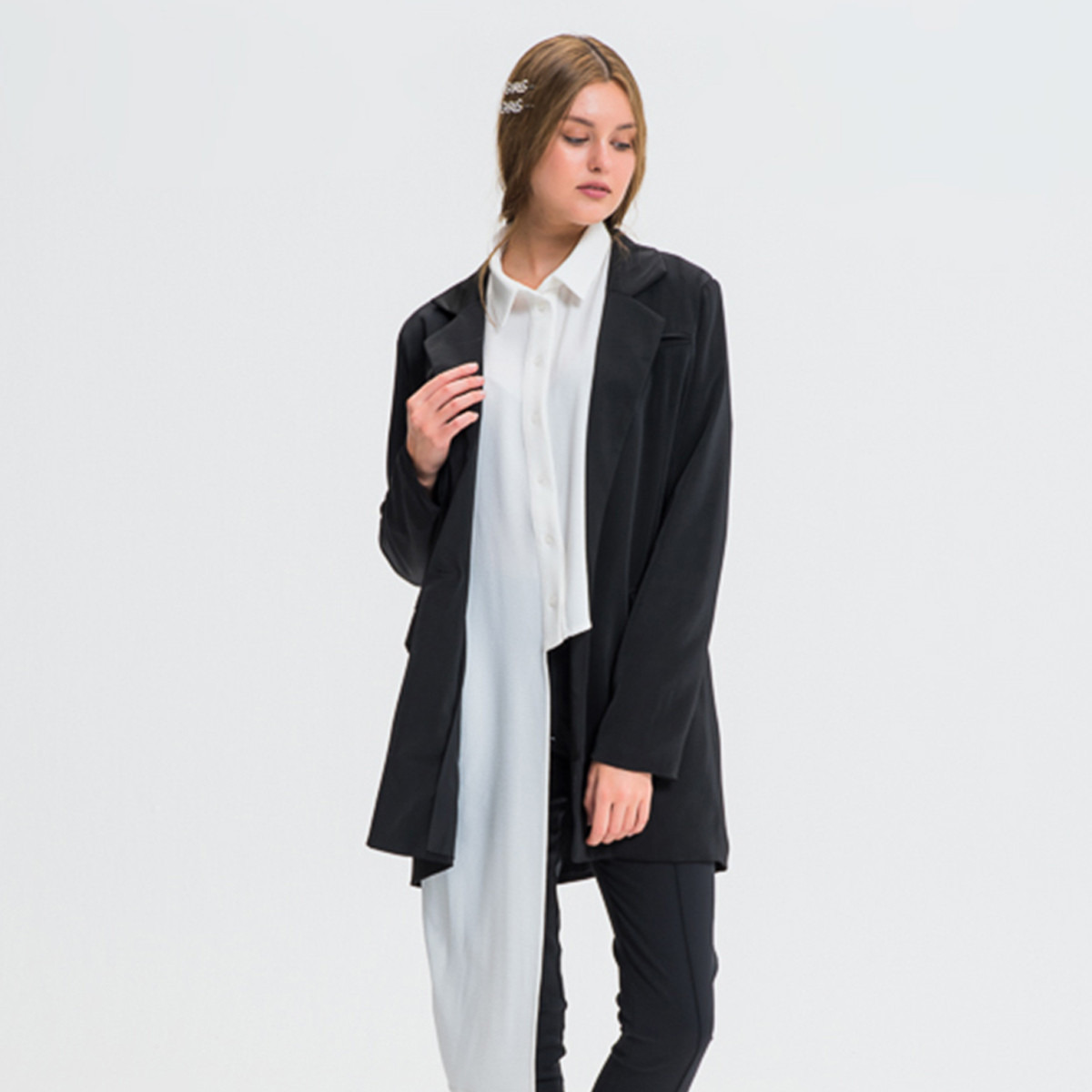 Anotah Solid Blazer with Long Sleeves and Notched Lapels-women-clothing-coatsandjackets-blazers-image-1