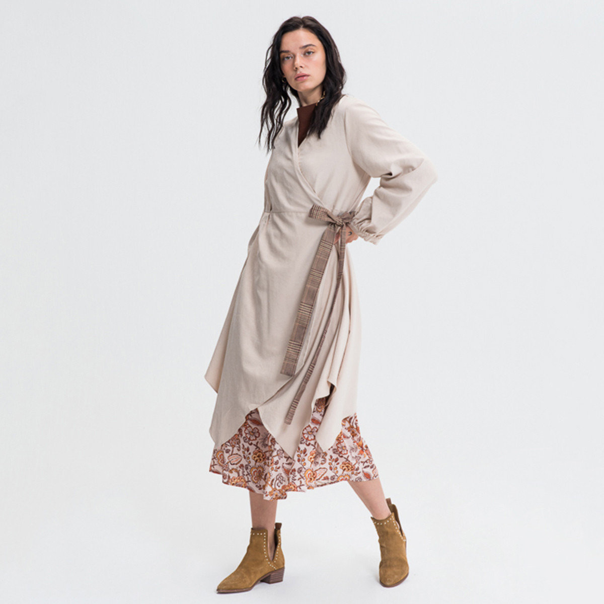 تونيك ساده ملفوف بياقة V وأكمام طويلة من أنوتاه-women-clothing-shirtsandblouses-blouses-image-3