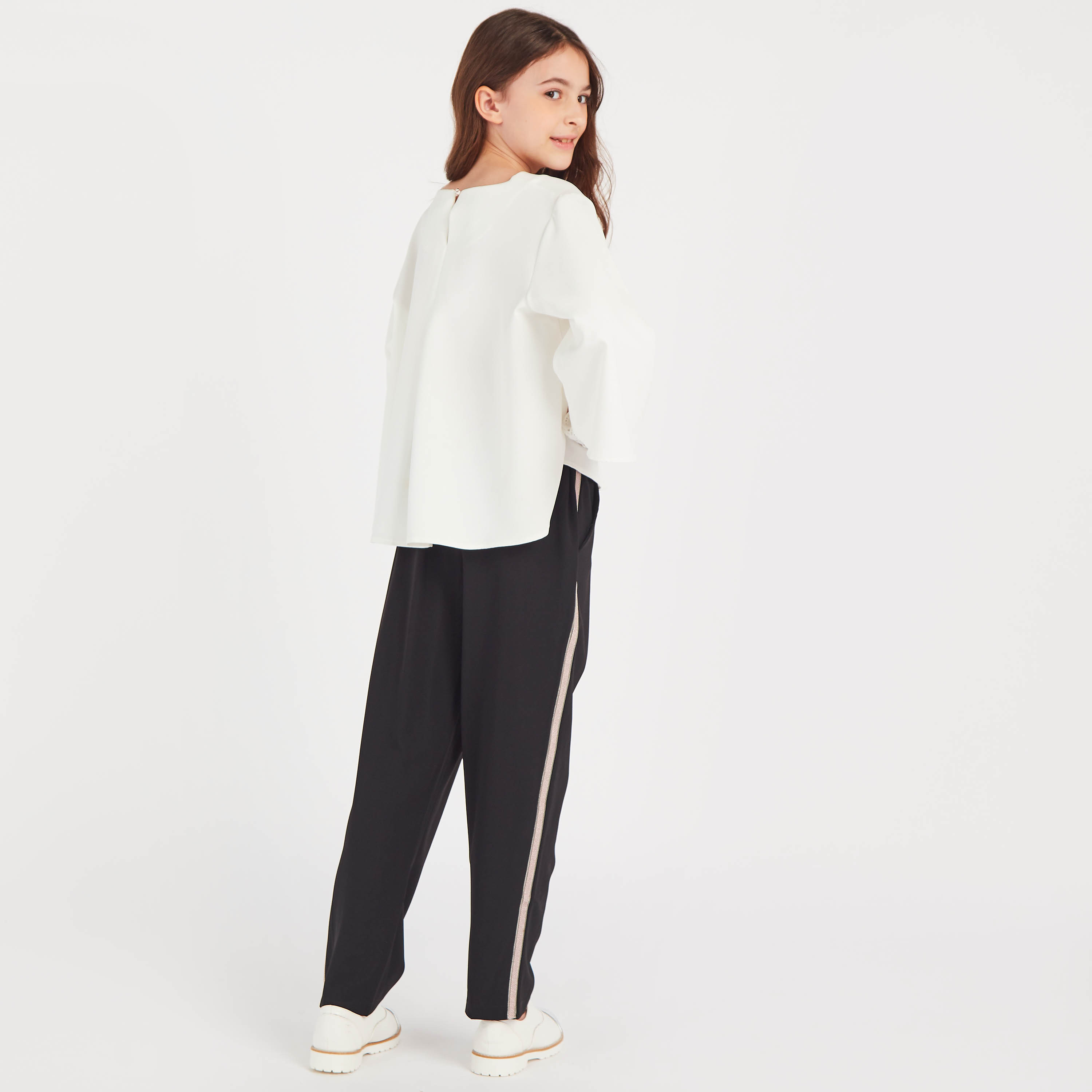 بلوزة سادة بأكمام طويلة وتفاصيل دانتيل من أنوتاه-girls-clothing-blousesandshirts-image-4