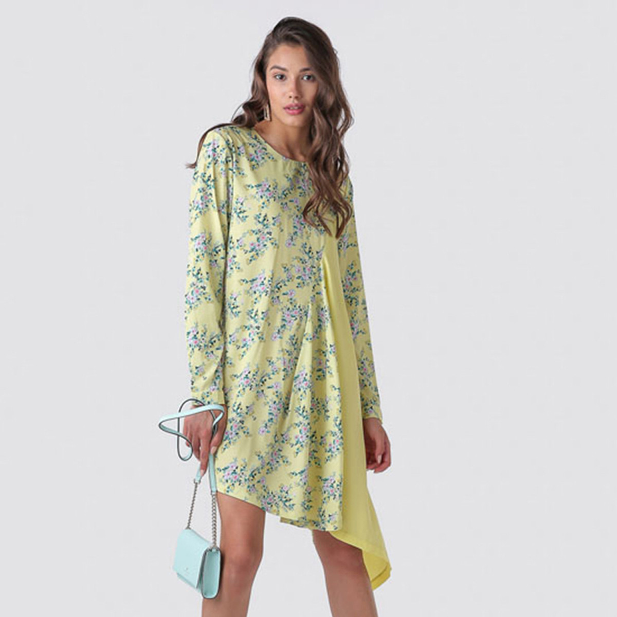 تونك طويل بطبعات زهور بأطراف غير متساوية وياقة مستديرة من أنوتا-women-clothing-shirtsandblouses-blouses-image-1