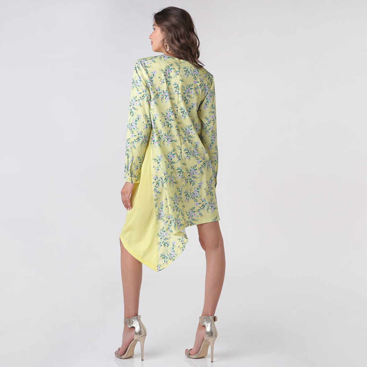 تونك طويل بطبعات زهور بأطراف غير متساوية وياقة مستديرة من أنوتا-women-clothing-shirtsandblouses-blouses-image-4