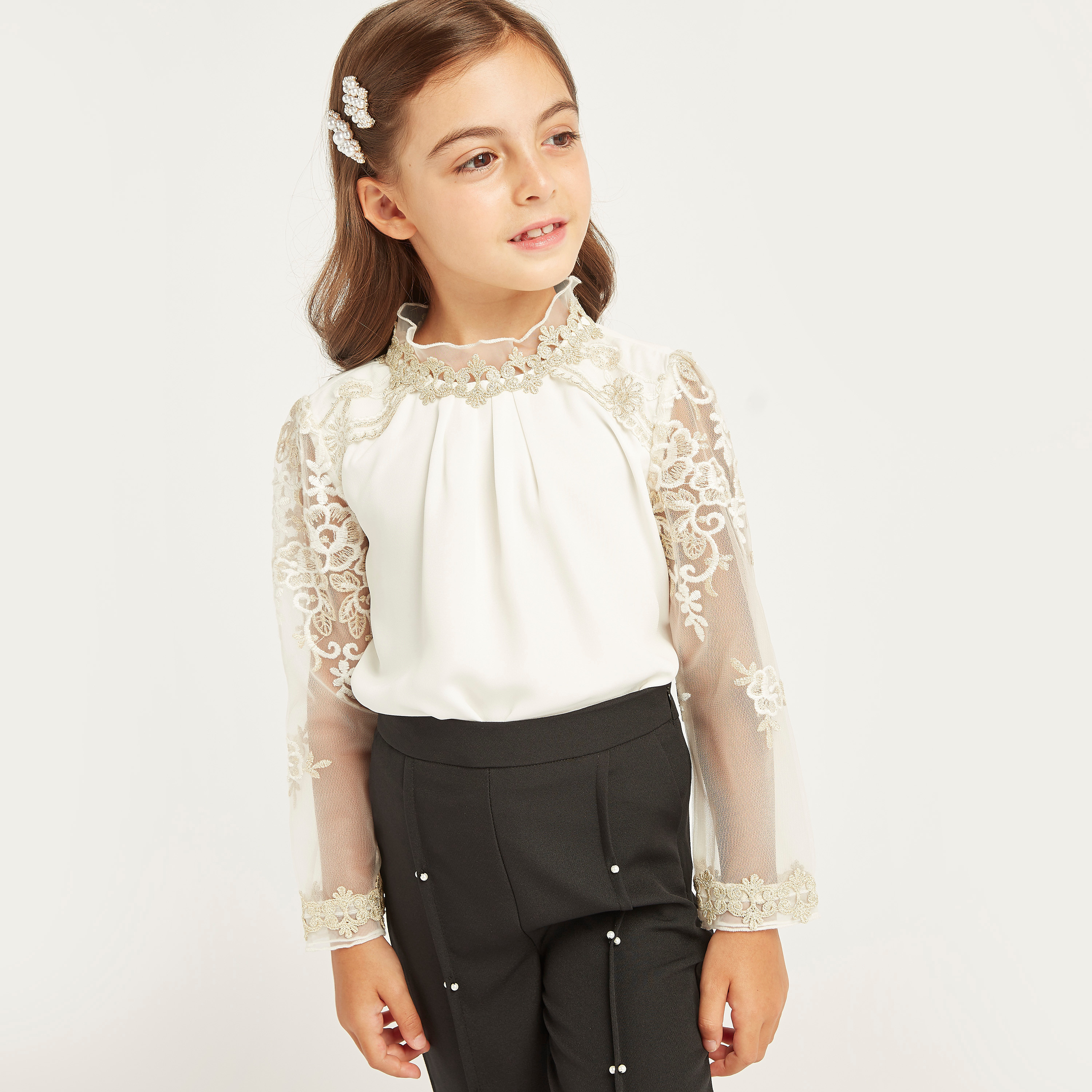بلوزة مطرزة بياقة عالية وأكمام طويلة من أنوتاه-girls-clothing-blousesandshirts-image-2