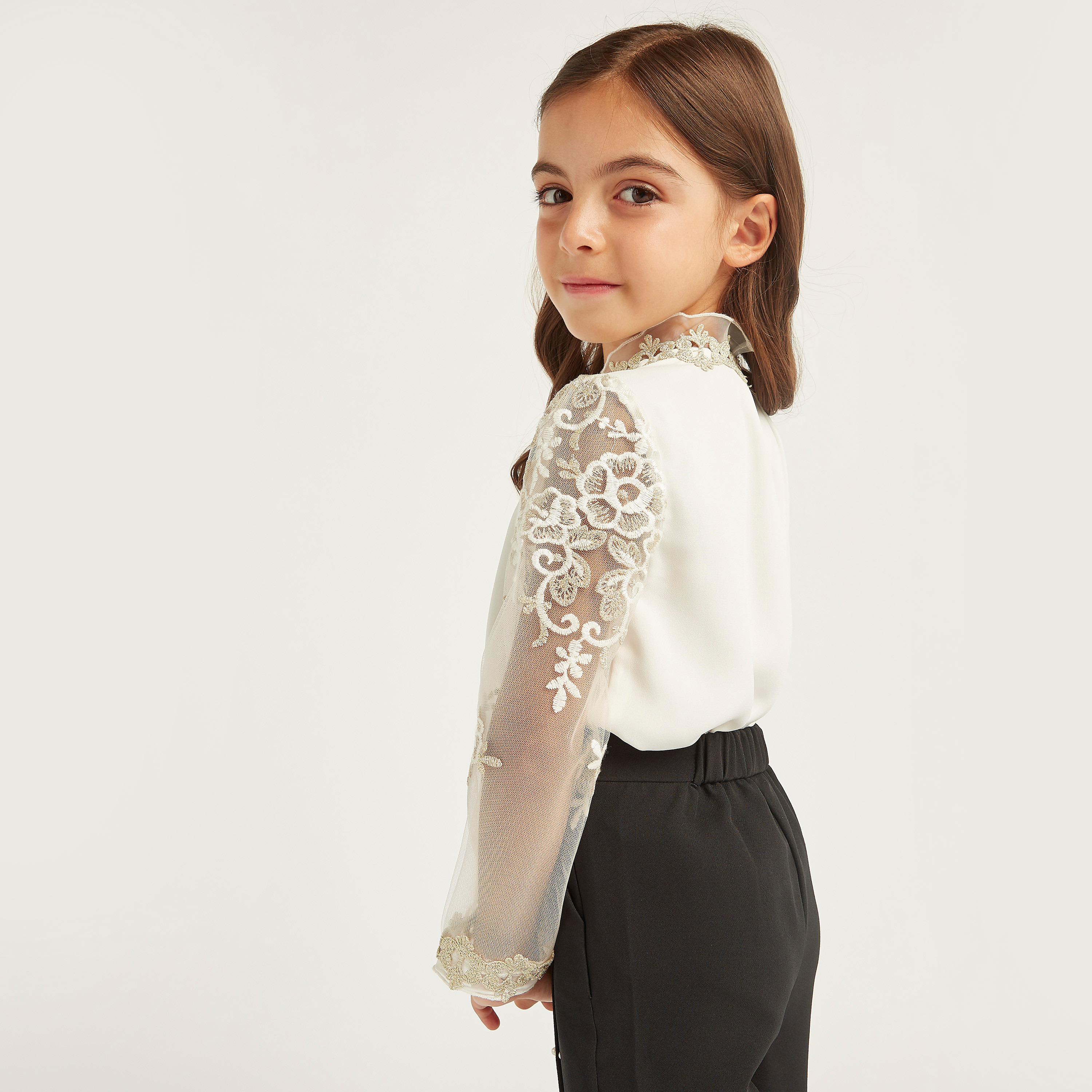 بلوزة مطرزة بياقة عالية وأكمام طويلة من أنوتاه-girls-clothing-blousesandshirts-image-4