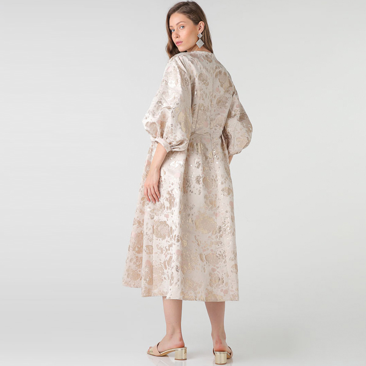 فستان إيه لاين ميدي بارز الملمس بأكمام منتفخة من أنوتاه-women-clothing-dresses-image-3
