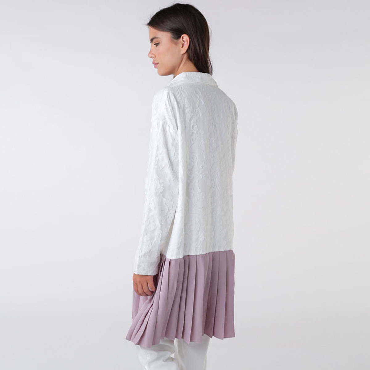 قميص دانتيل بتطريزات زهرية وأكمام طويلة من أنوتاه-women-clothing-shirtsandblouses-blouses-image-3