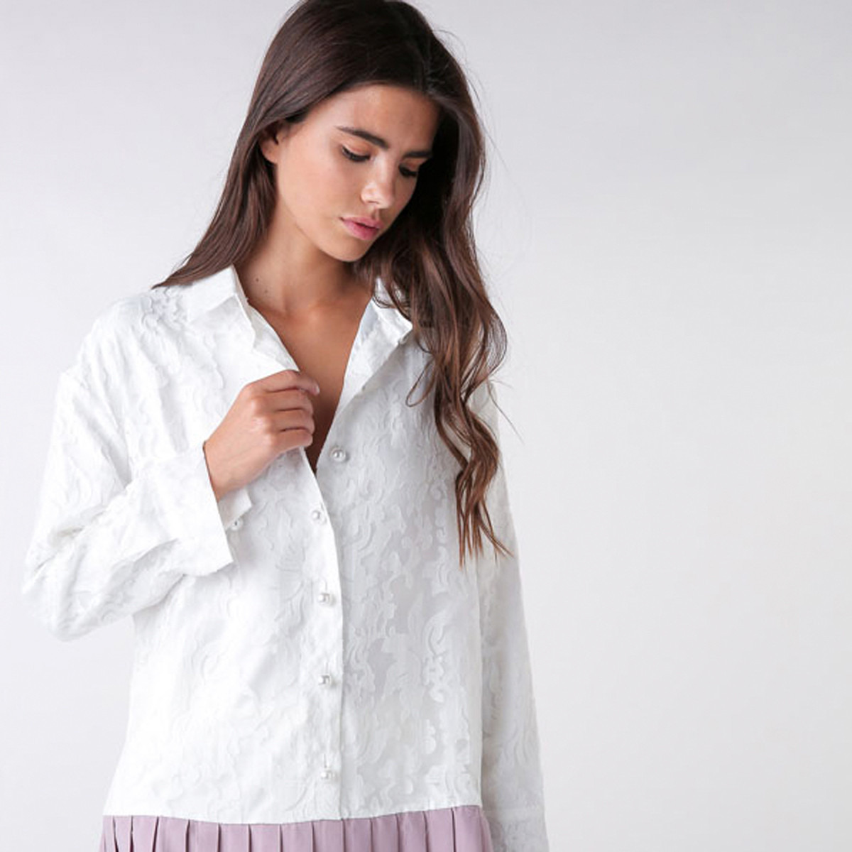 قميص دانتيل بتطريزات زهرية وأكمام طويلة من أنوتاه-women-clothing-shirtsandblouses-blouses-image-4