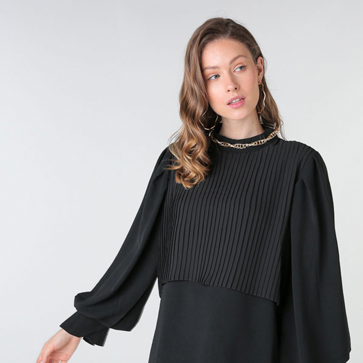 بلوزة بياقة عالية وثتايا وأكمام طويلة من أنوتاه-women-clothing-shirtsandblouses-blouses-image-1