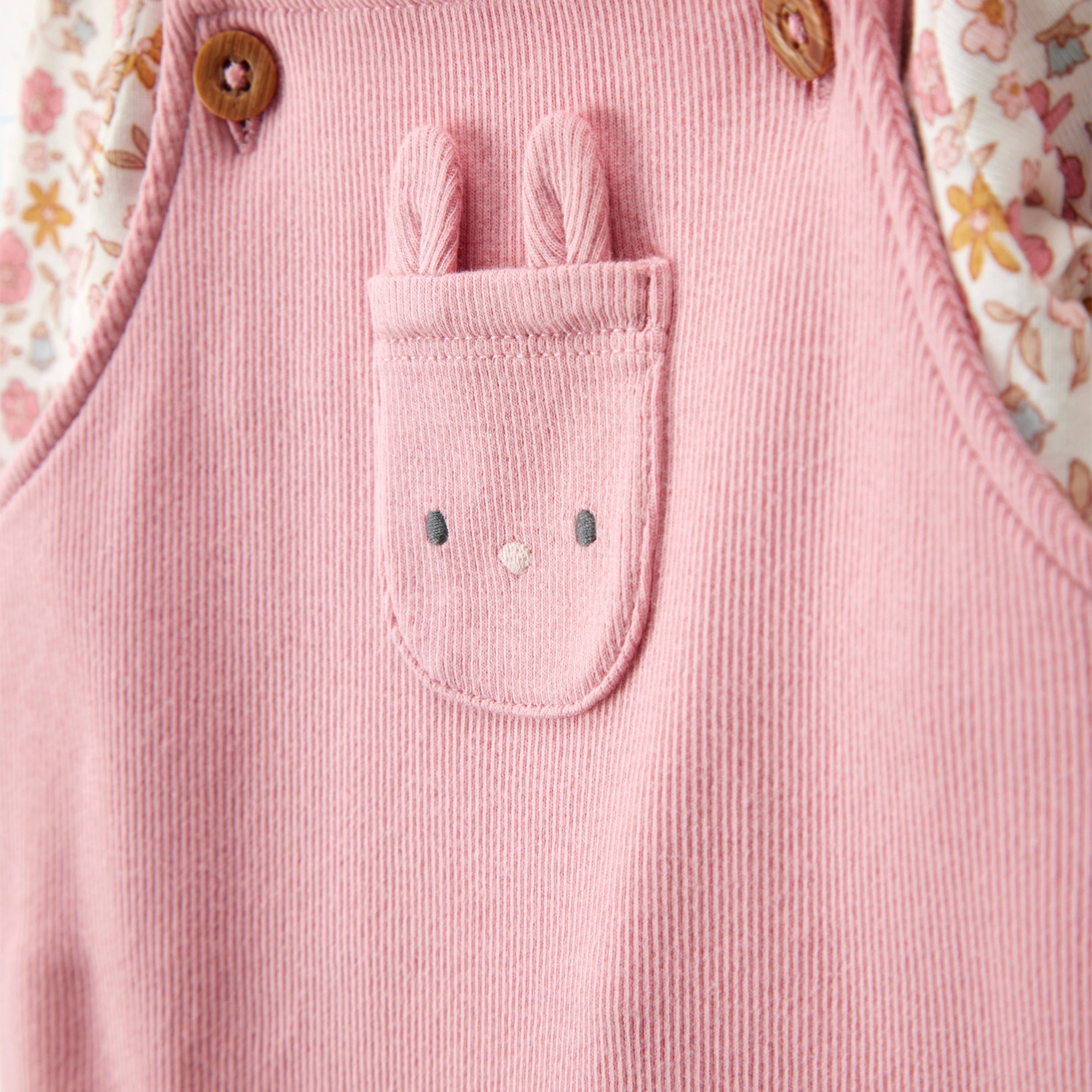 طقم مكون من بلوزة بطبعة زهور ودنغري قطعتين من كارترز-baby-girls-clothing-setsandcoords-image-4