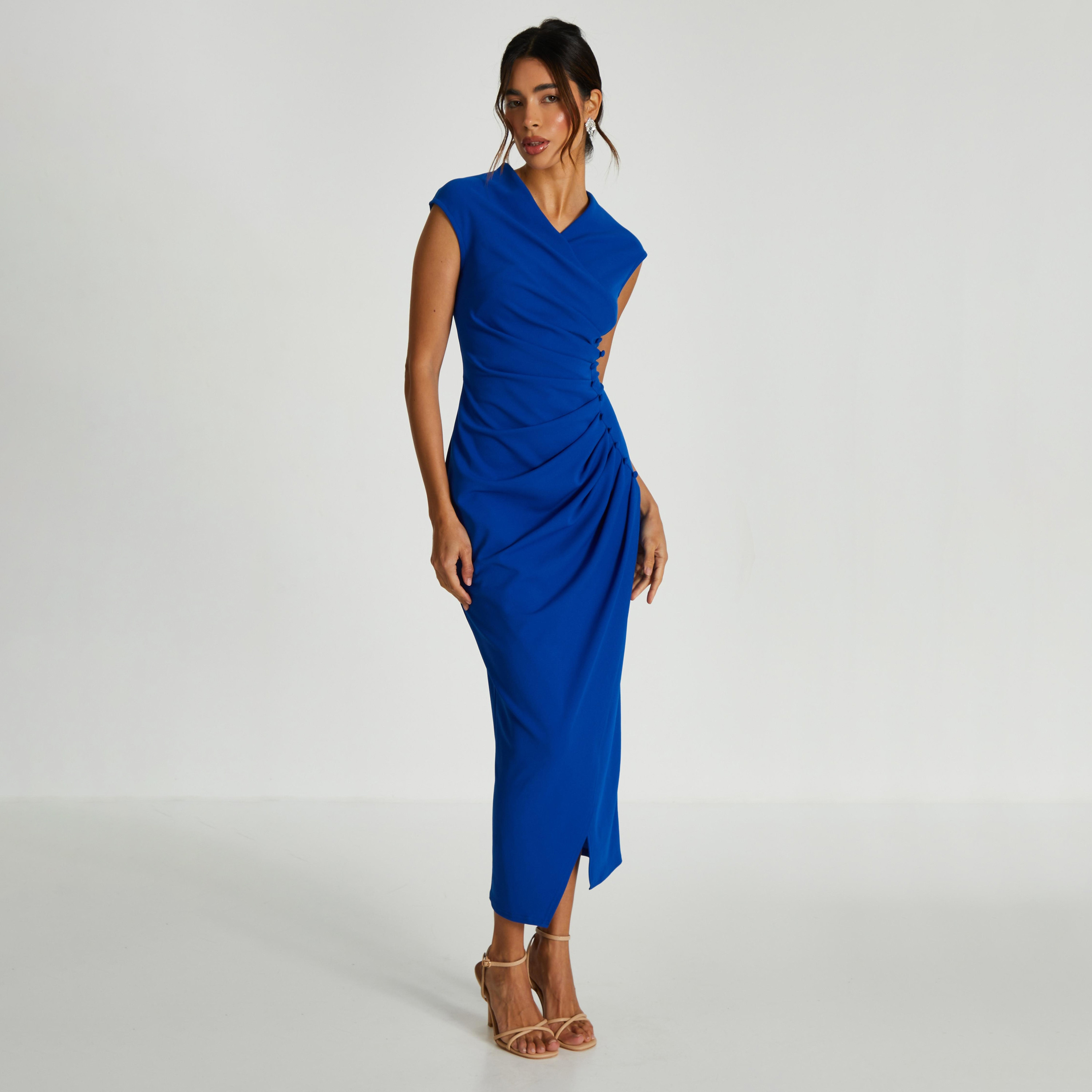فستان نسائي ميدي ذو كريب سكوبا باللون الأزرق الملكي من كويز مع أزرار ملفوفة-women-clothing-dresses-image-1