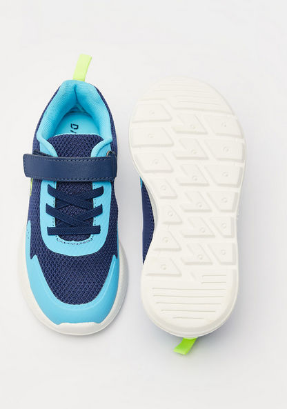 Dash Textured Running Shoes with Hook and Loop Closure