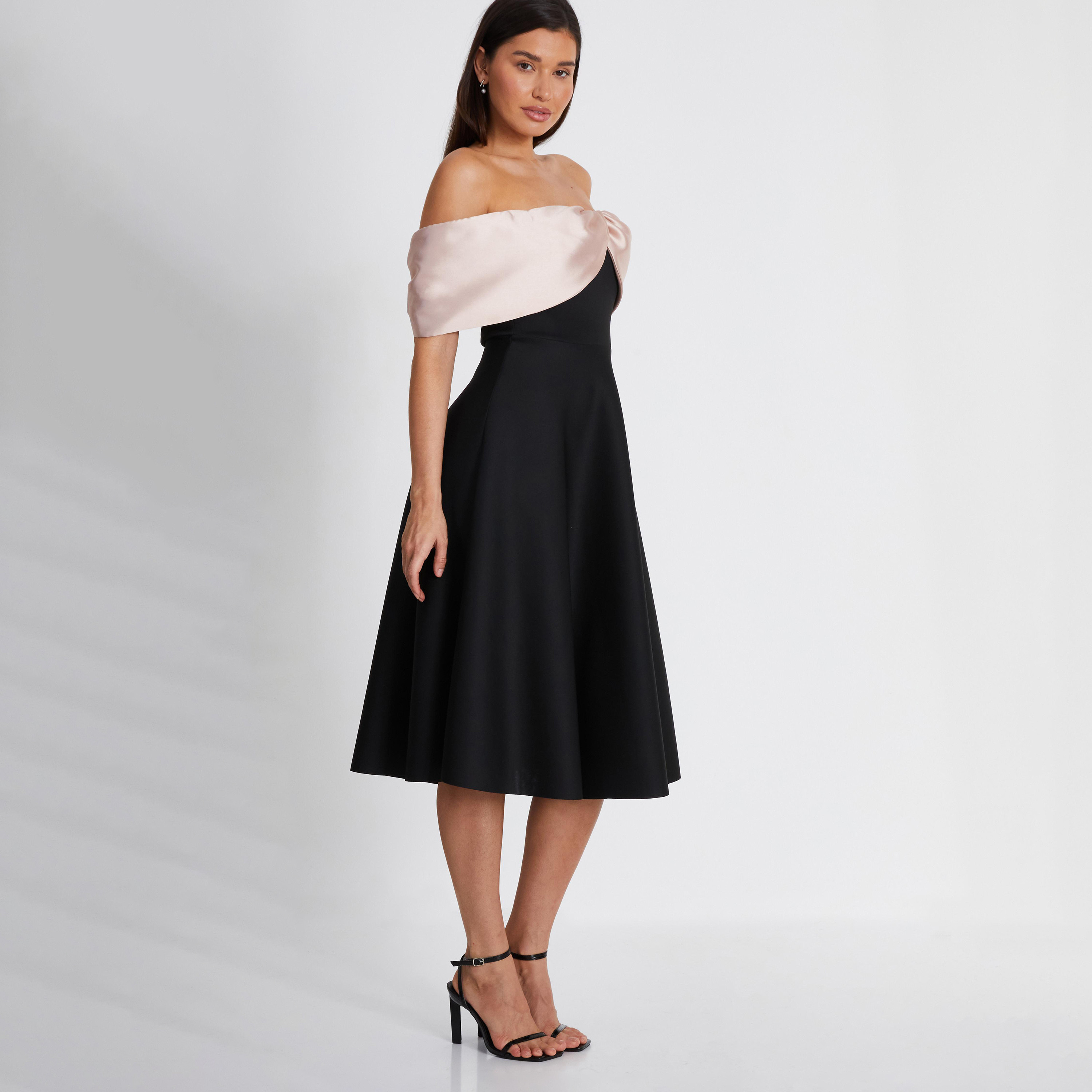 كويز-  فستان سهرة قصير من الساتان الأسود بقصة باردو-women-clothing-dresses-image-1
