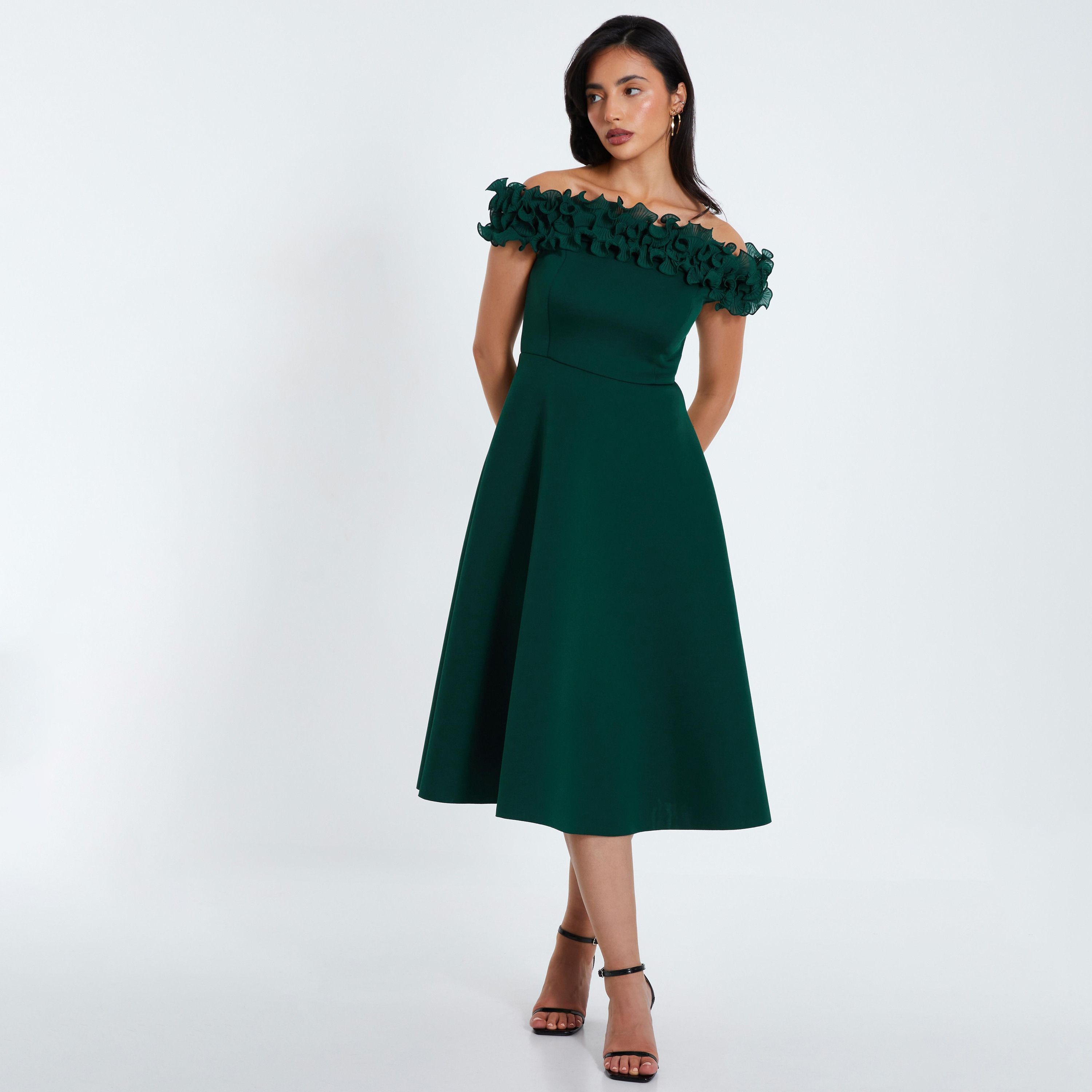 كويز- فستان سهرة ميدي أخضر فاتح بزخرفة سكوبا بارد-women-clothing-dresses-image-1