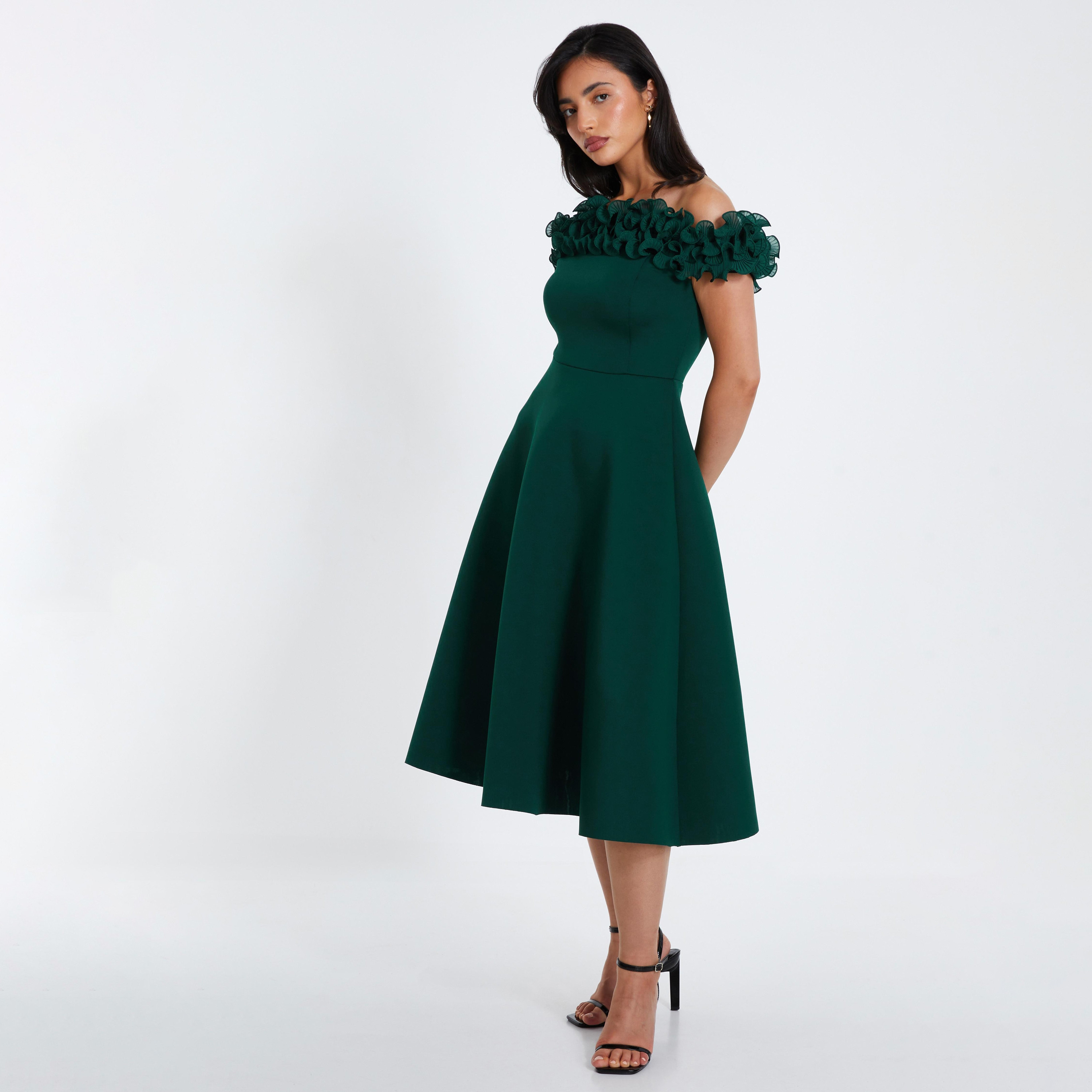 كويز- فستان سهرة ميدي أخضر فاتح بزخرفة سكوبا بارد-women-clothing-dresses-image-2