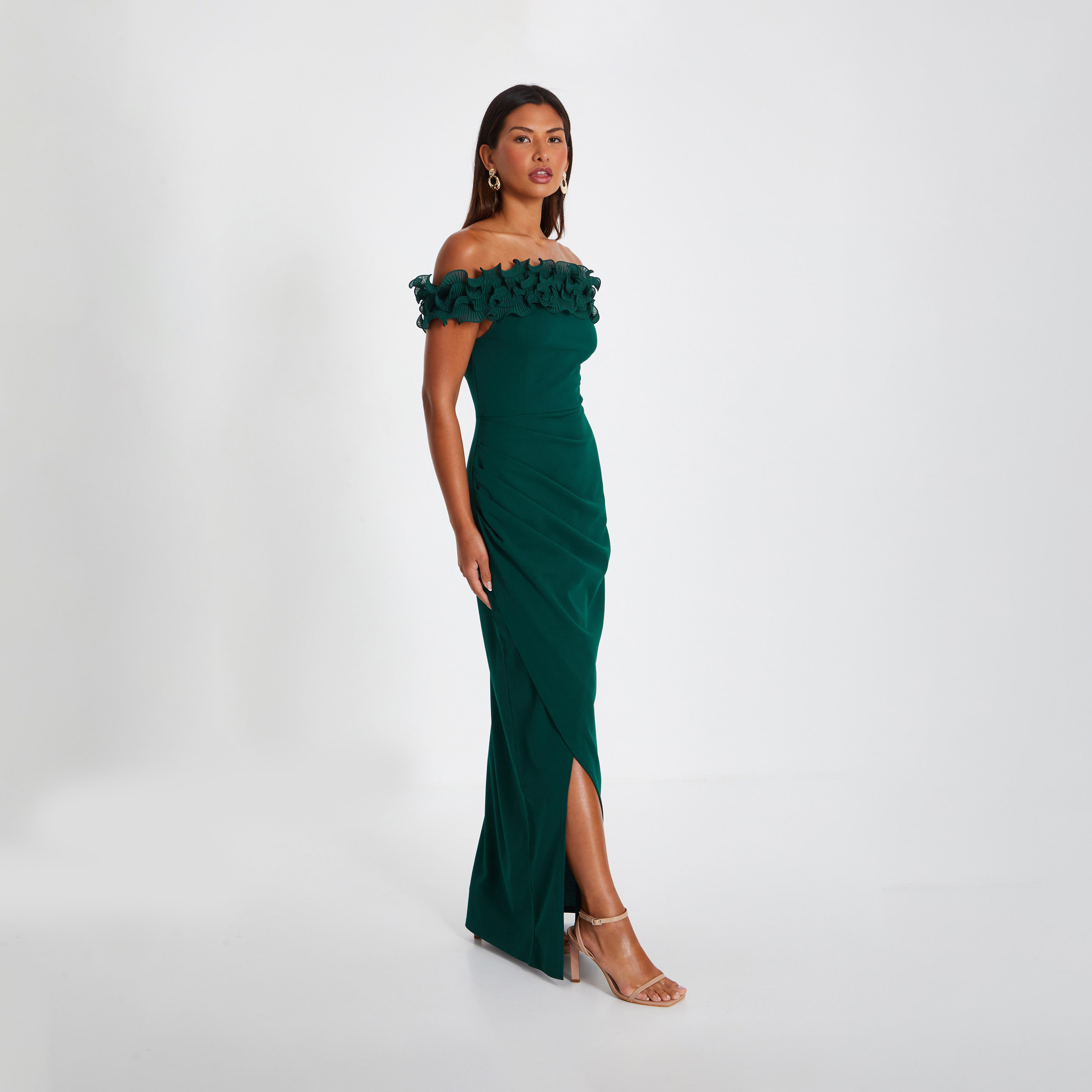 كويز- فستان ماكسي أخضر فاتح مكشوف الكتفين من قماش الكريب سكوبا-women-clothing-dresses-image-3