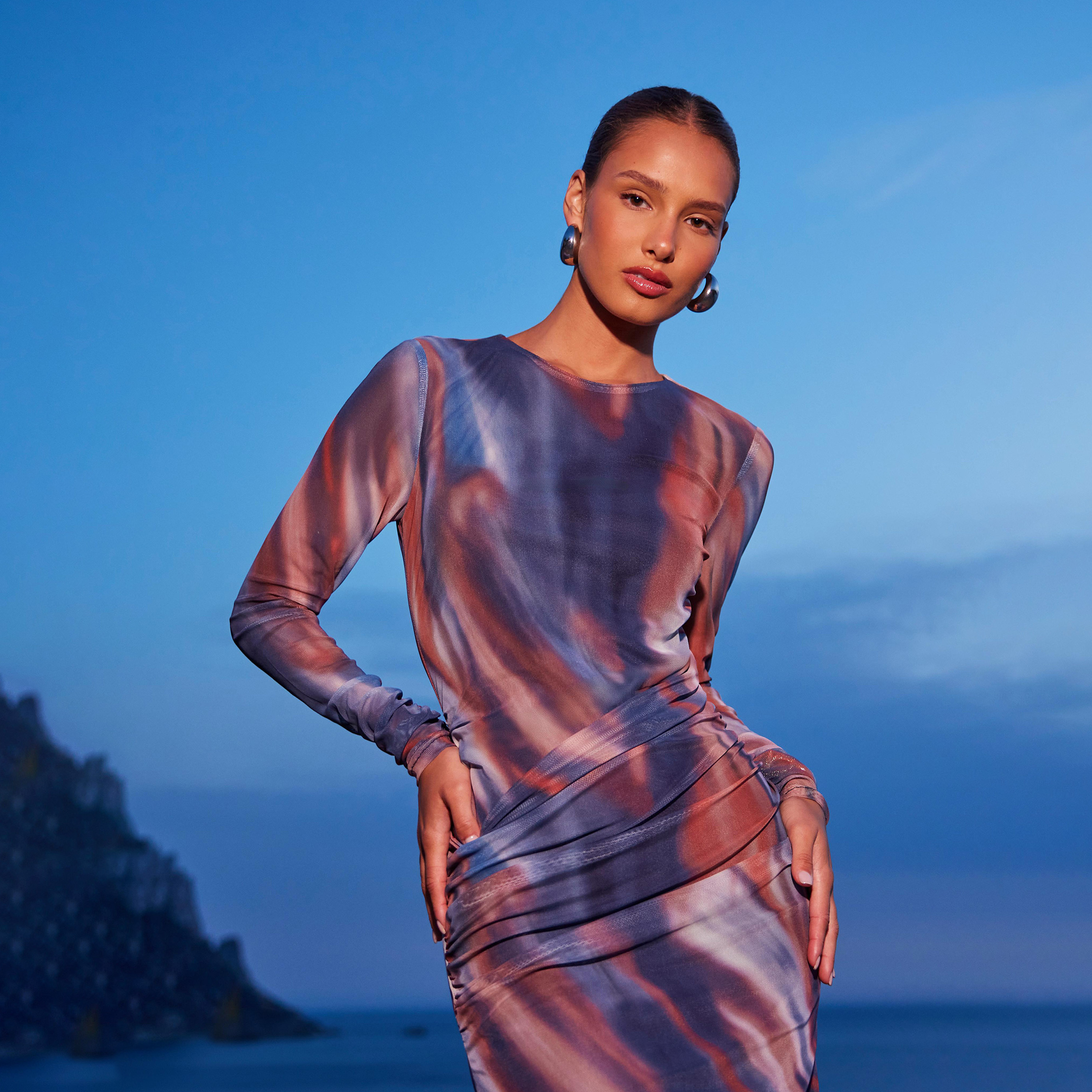 كويز-  فستان متوسط الطول ميداكسي رمادي داكن بدون أكمام ومكشكش من ITY-women-clothing-dresses-image-3