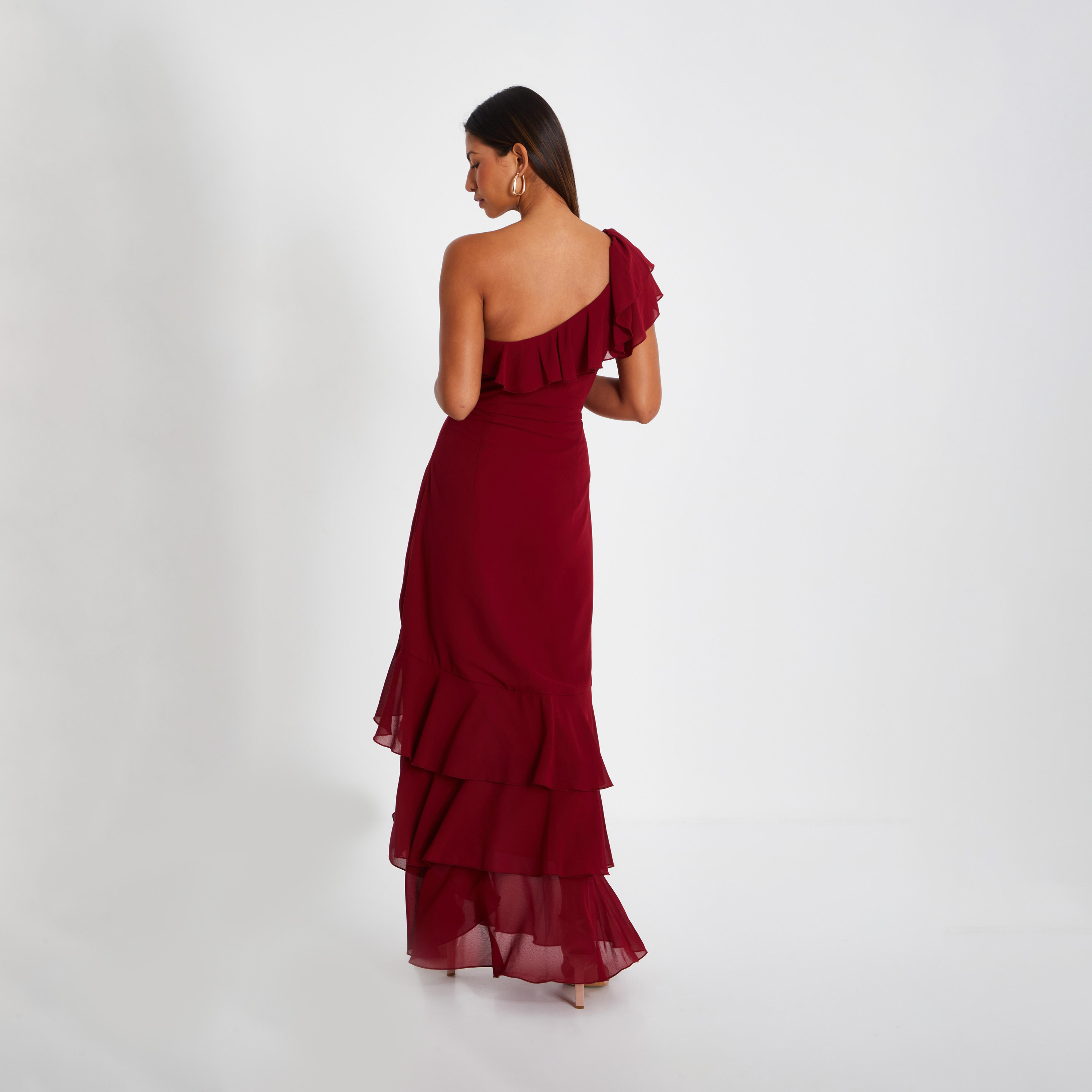 كويز- فستان ميداكسي من الشيفون بكتف واحد وكشكشة من بيري-women-clothing-dresses-image-2