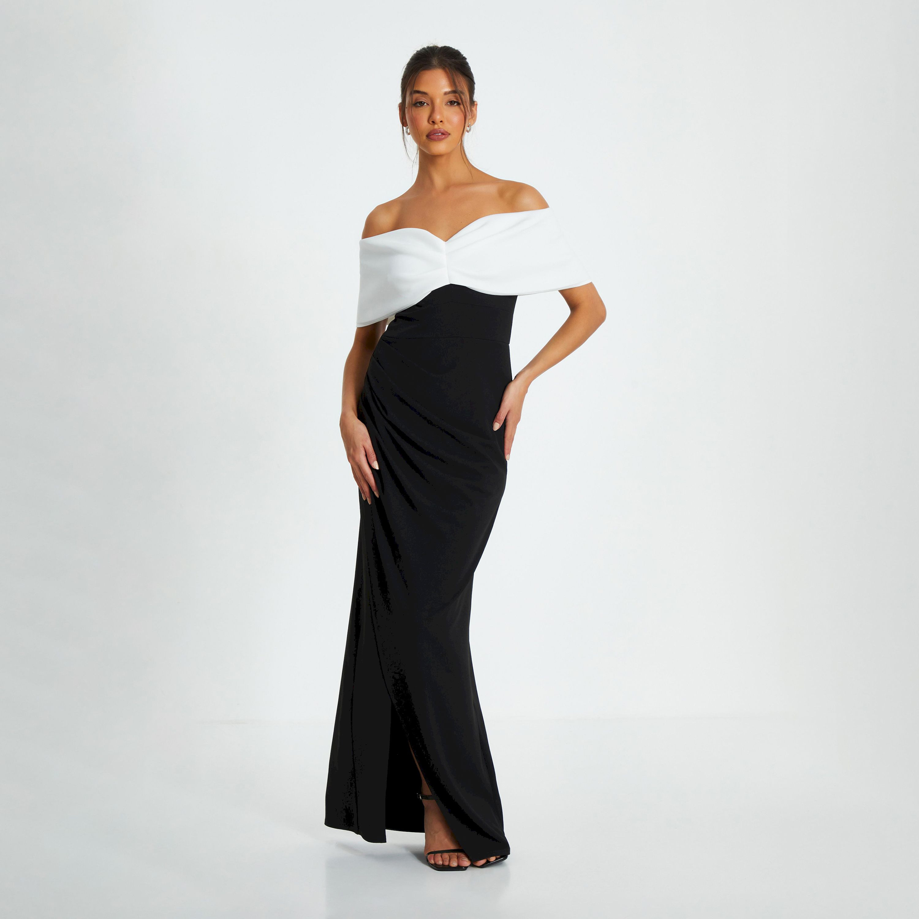 كويز- فستان ماكسي أسود مكشوف الكتفين من قماش الكريب سكوبا-women-clothing-dresses-image-1