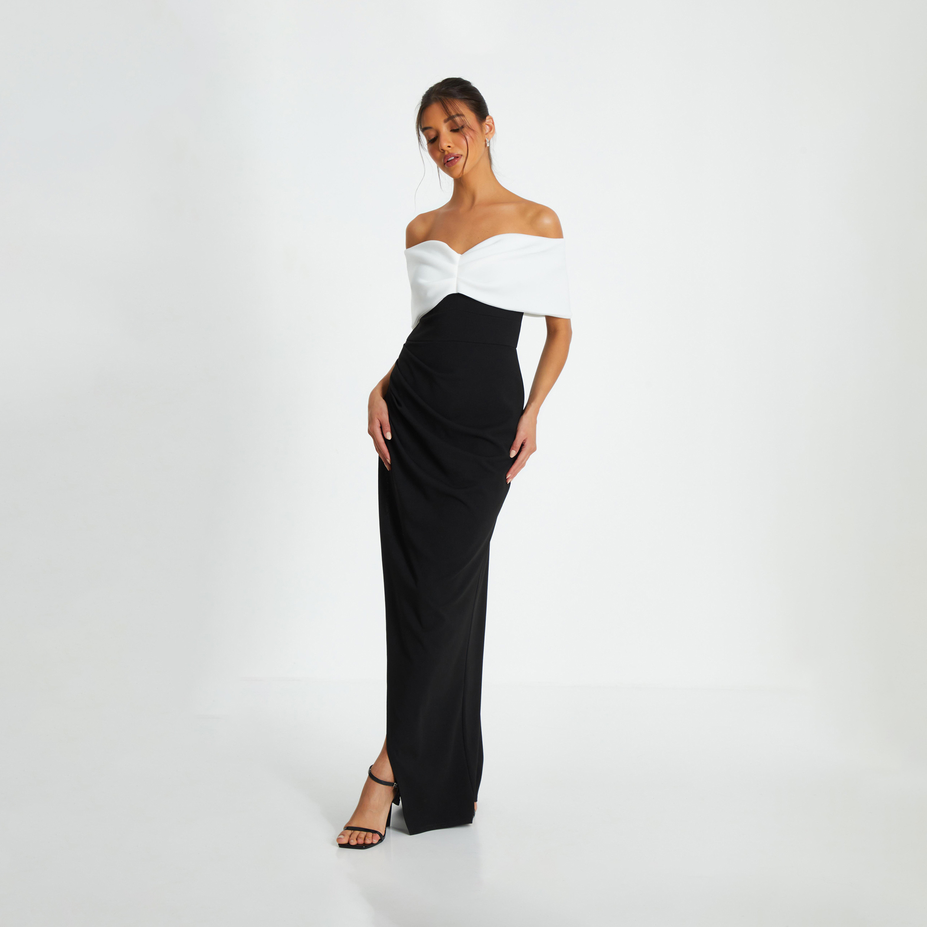 كويز- فستان ماكسي أسود مكشوف الكتفين من قماش الكريب سكوبا-women-clothing-dresses-image-3