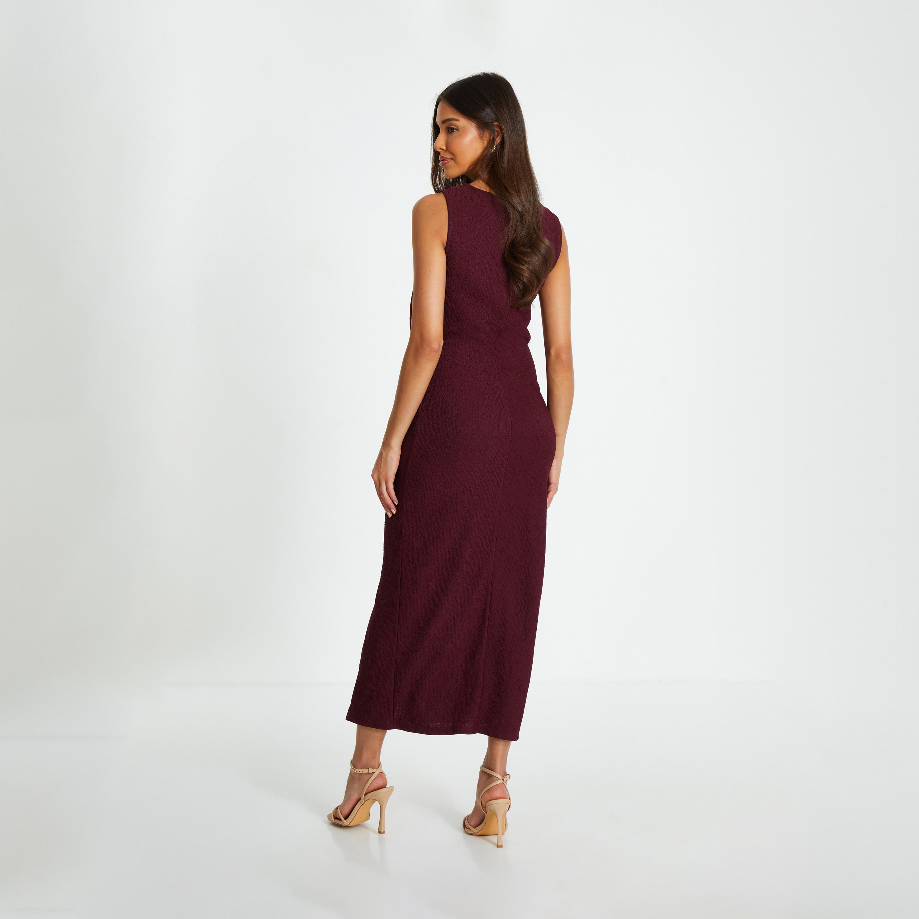 كويز- فستان ميدي بقصّة باردو من قماش الكريب باللون النبيذي مع تفاصيل مشد من الأمام-women-clothing-dresses-image-2