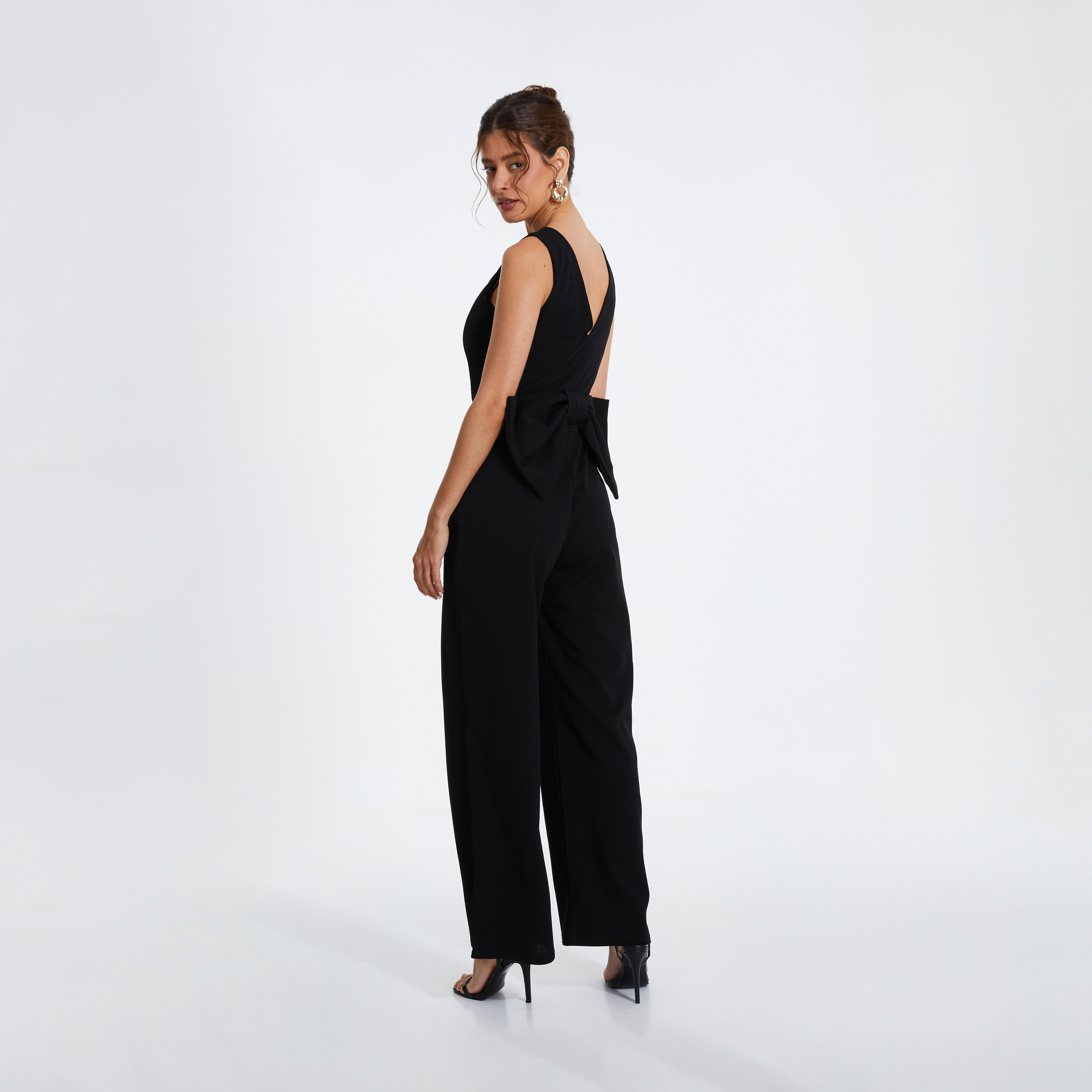 كويز- جمبسوت سكوبا كريب بأزرار أمامية سوداء وظهر مفتوح-women-clothing-jumpsuits-image-2