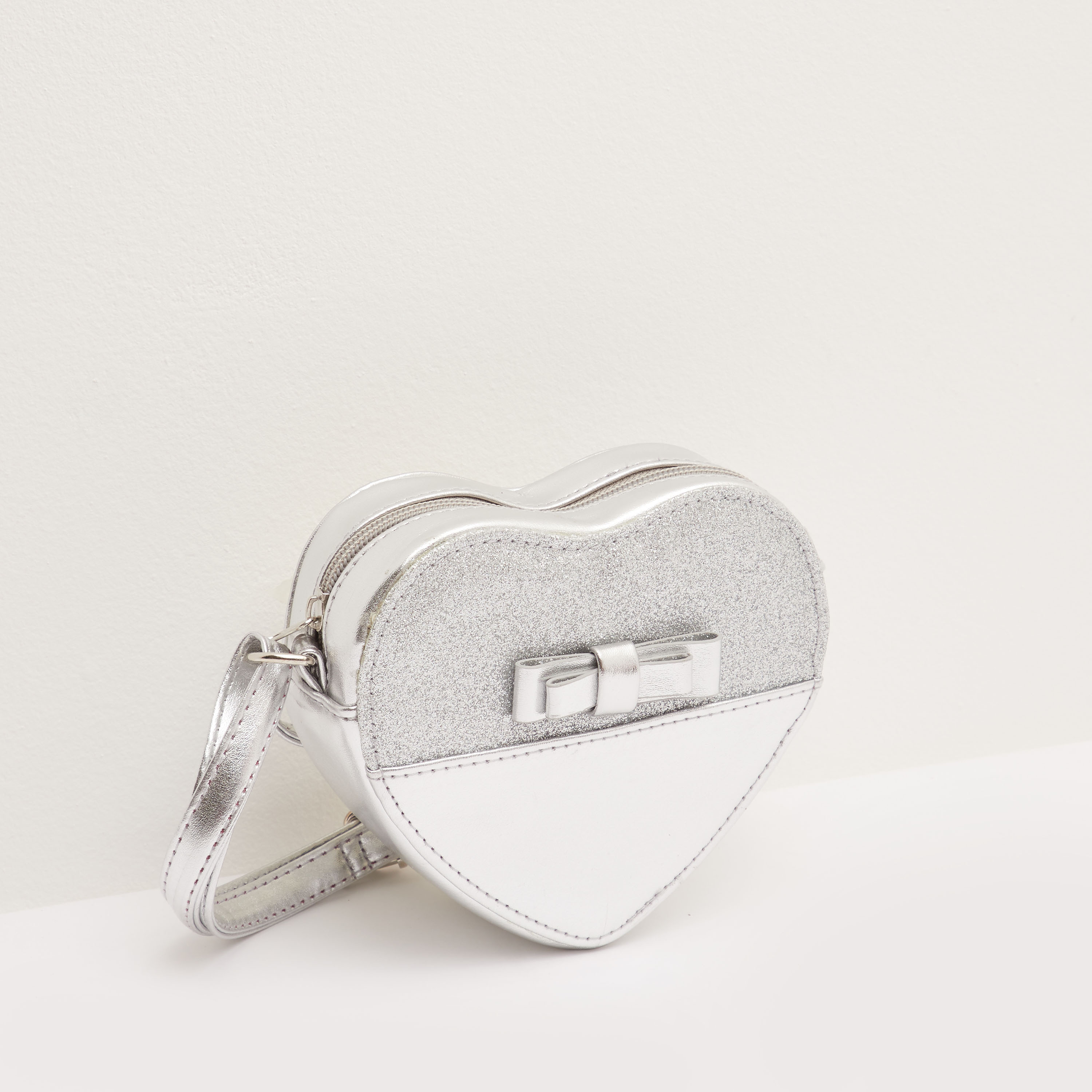 حقيبة يد على شكل قلب مع تفاصيل جلبتر وفيونكة-girls-accessories-bags-image-2