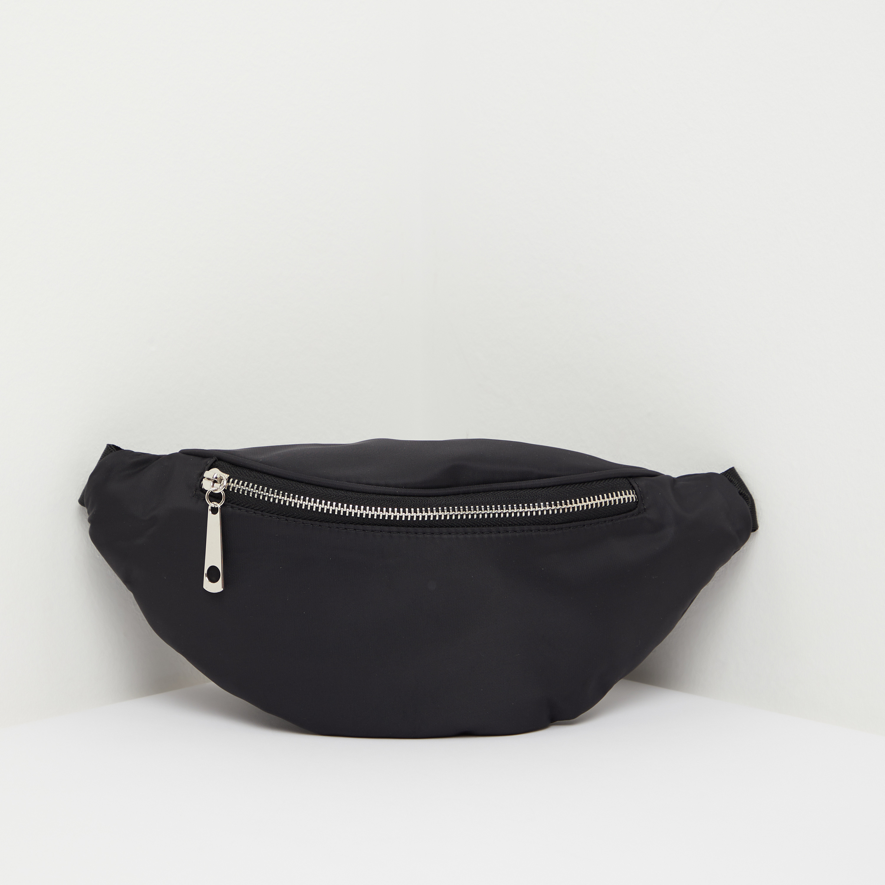 شنطة خصر سادة بسحّاب إغلاق-women-bagsandwallets-handbags-image-1