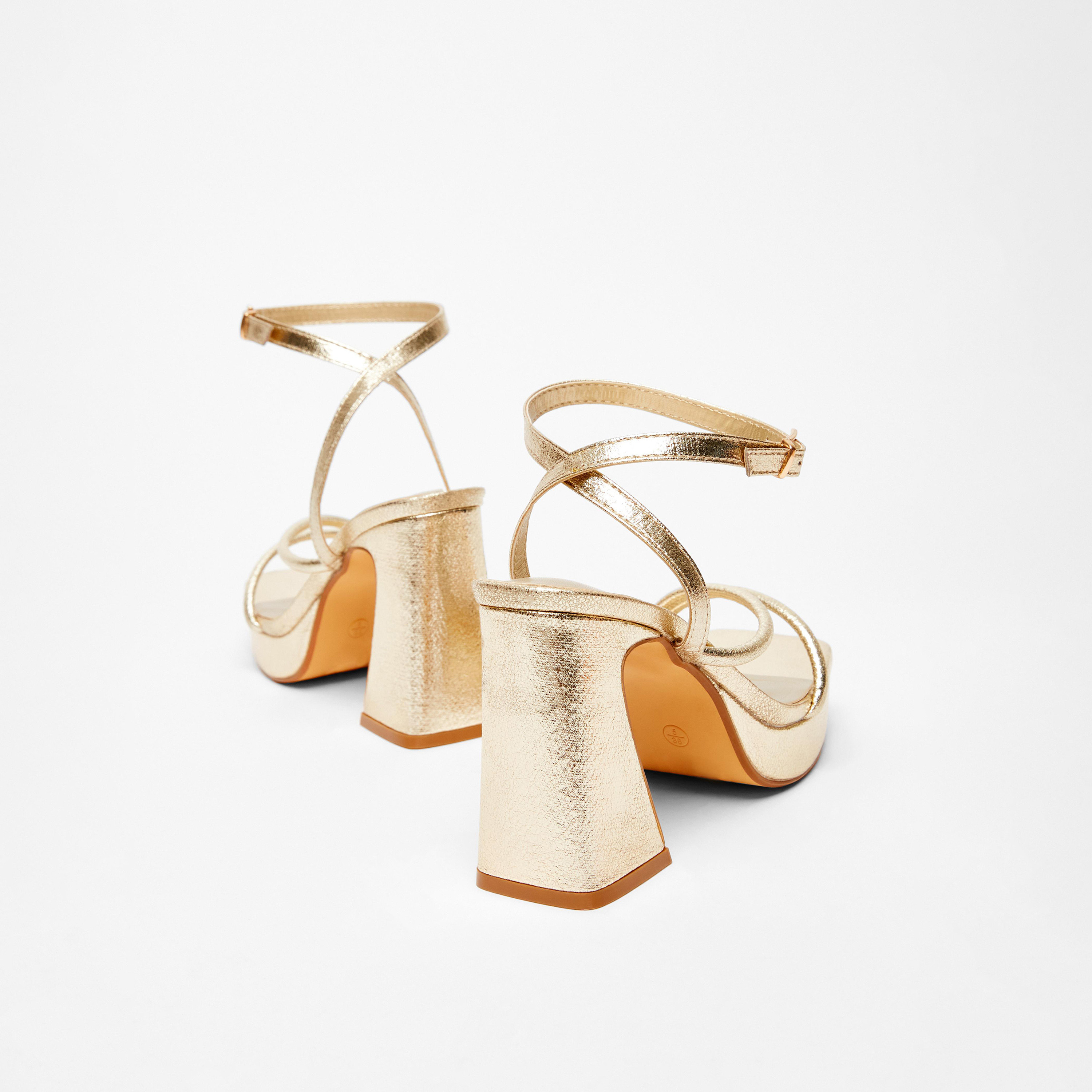كويز- صندل نسائي بكعب سميك وحزام بإبزيم | 201116650-women-shoes-heels-image-2