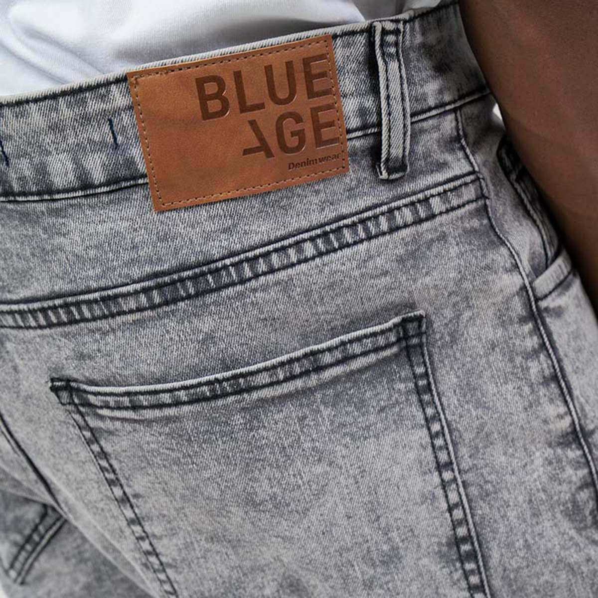 بلوايج رمادي جينز-men-clothing-bottoms-jeans-image-1
