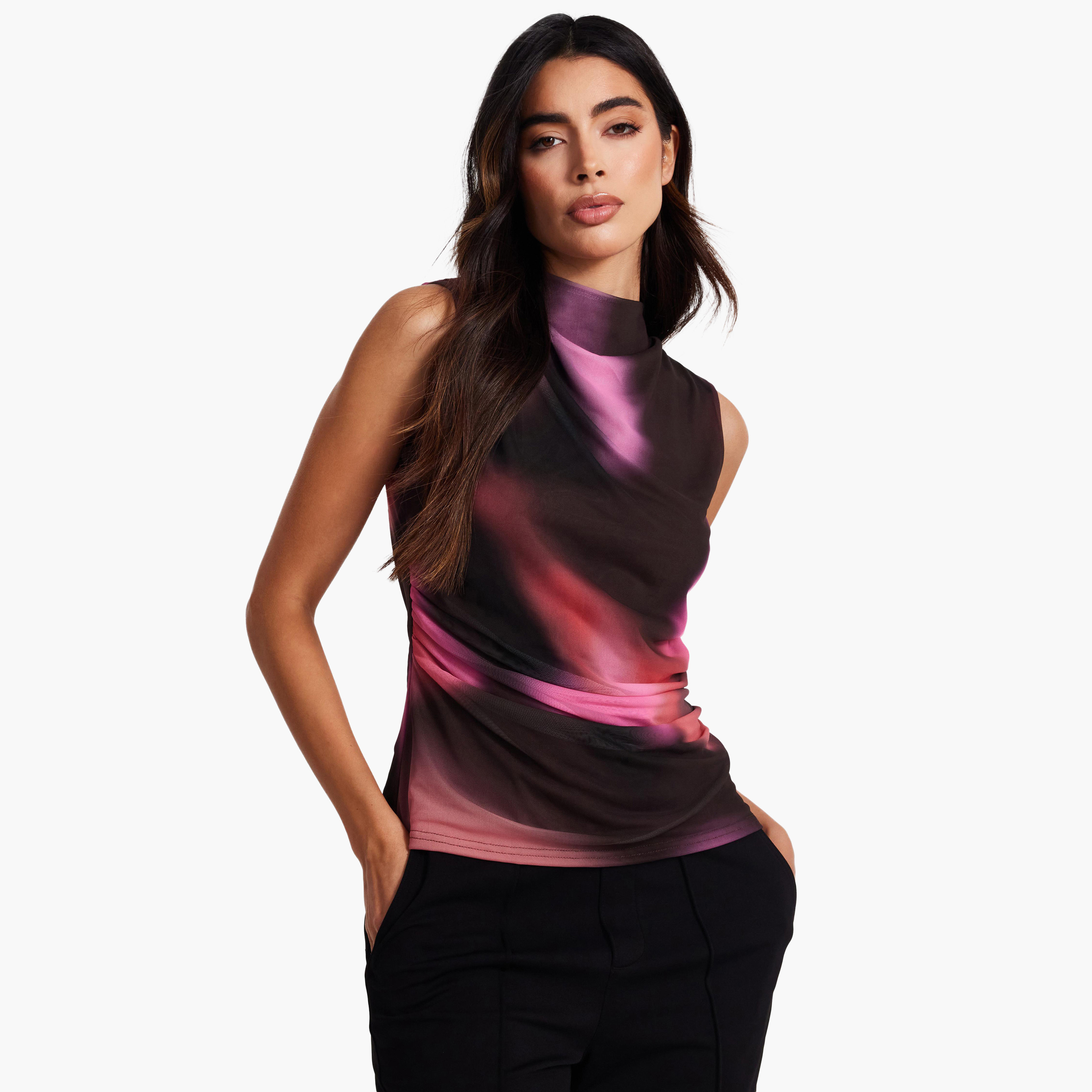 كويز-  سترة بنية شبكية ورقبة عالية-women-clothing-tshirts-image-1