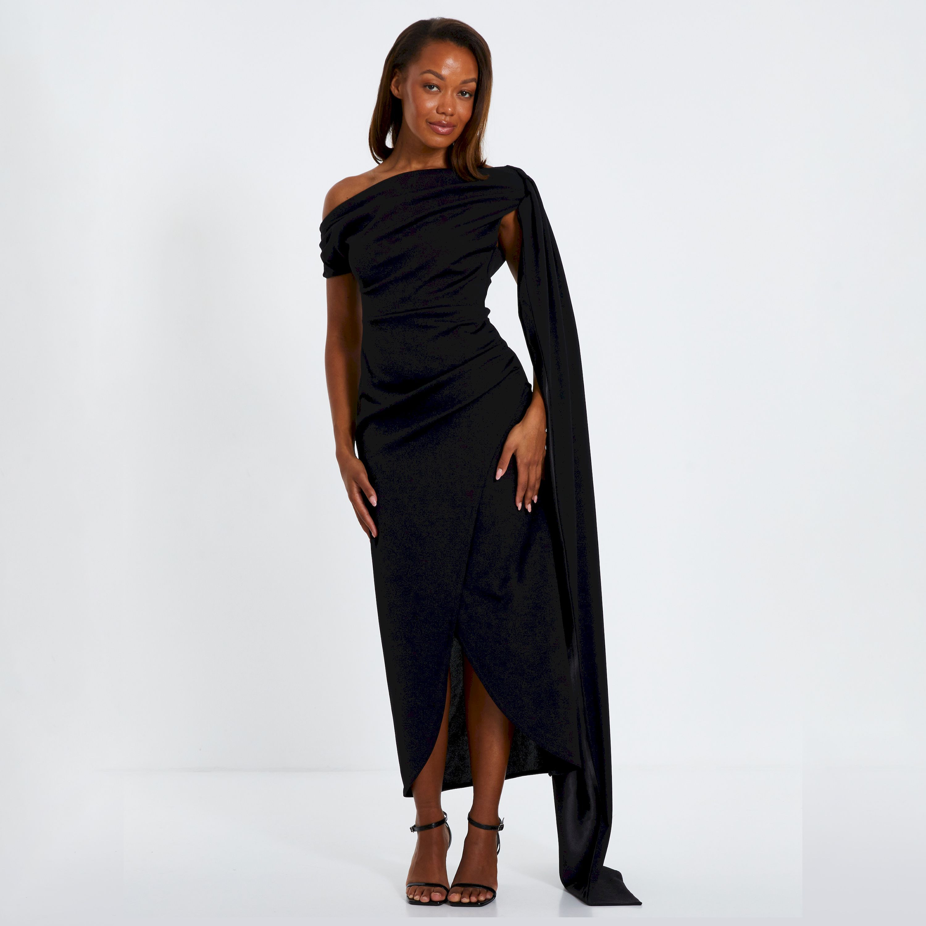 كويز-  فستان ماكسي أسود من الكريب سكوبا بدون أكتاف وبحزام-women-clothing-dresses-image-1