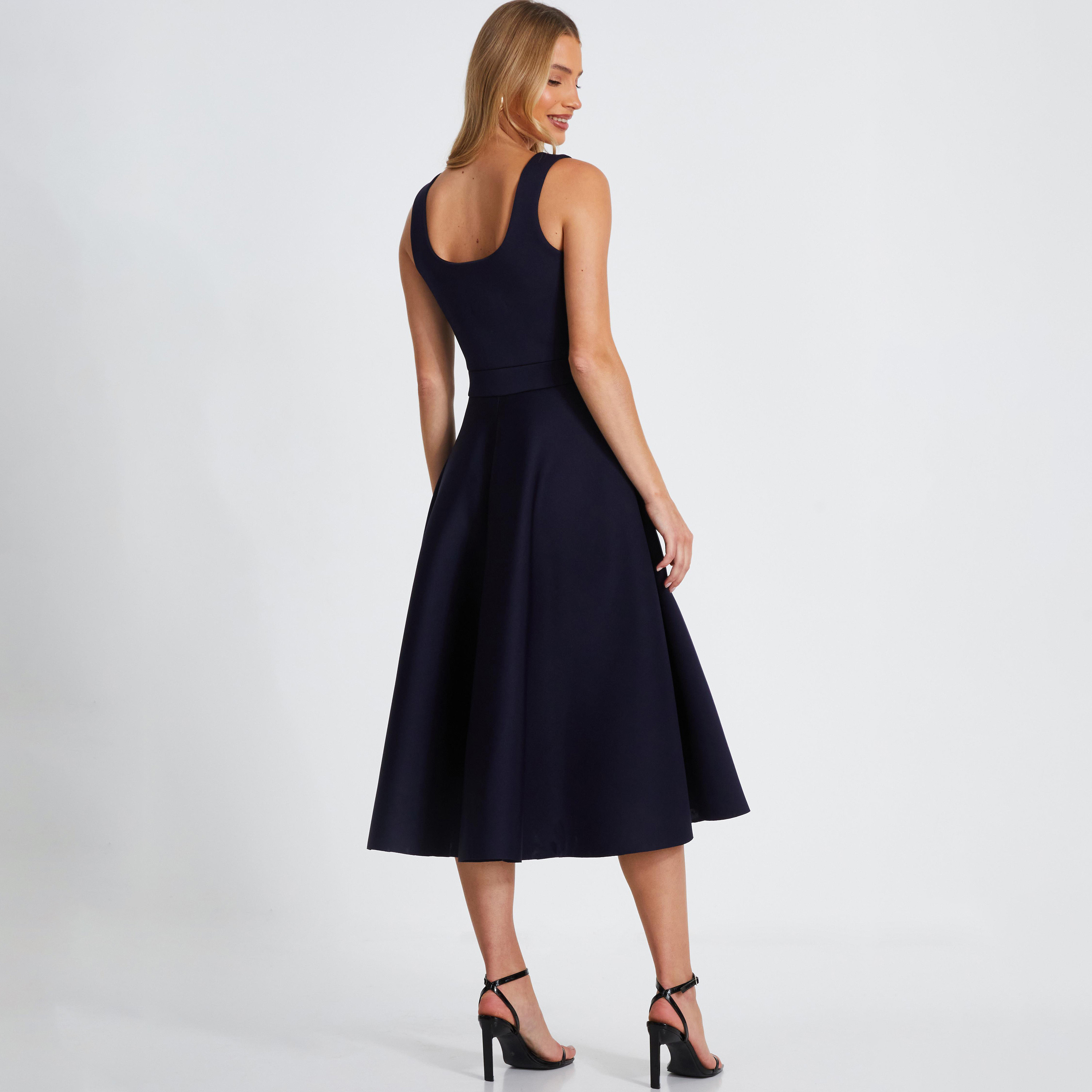 كويز-  فستان سكيتر أزرق داكن بياقة مربعة من فوم سكوبا-women-clothing-dresses-image-3