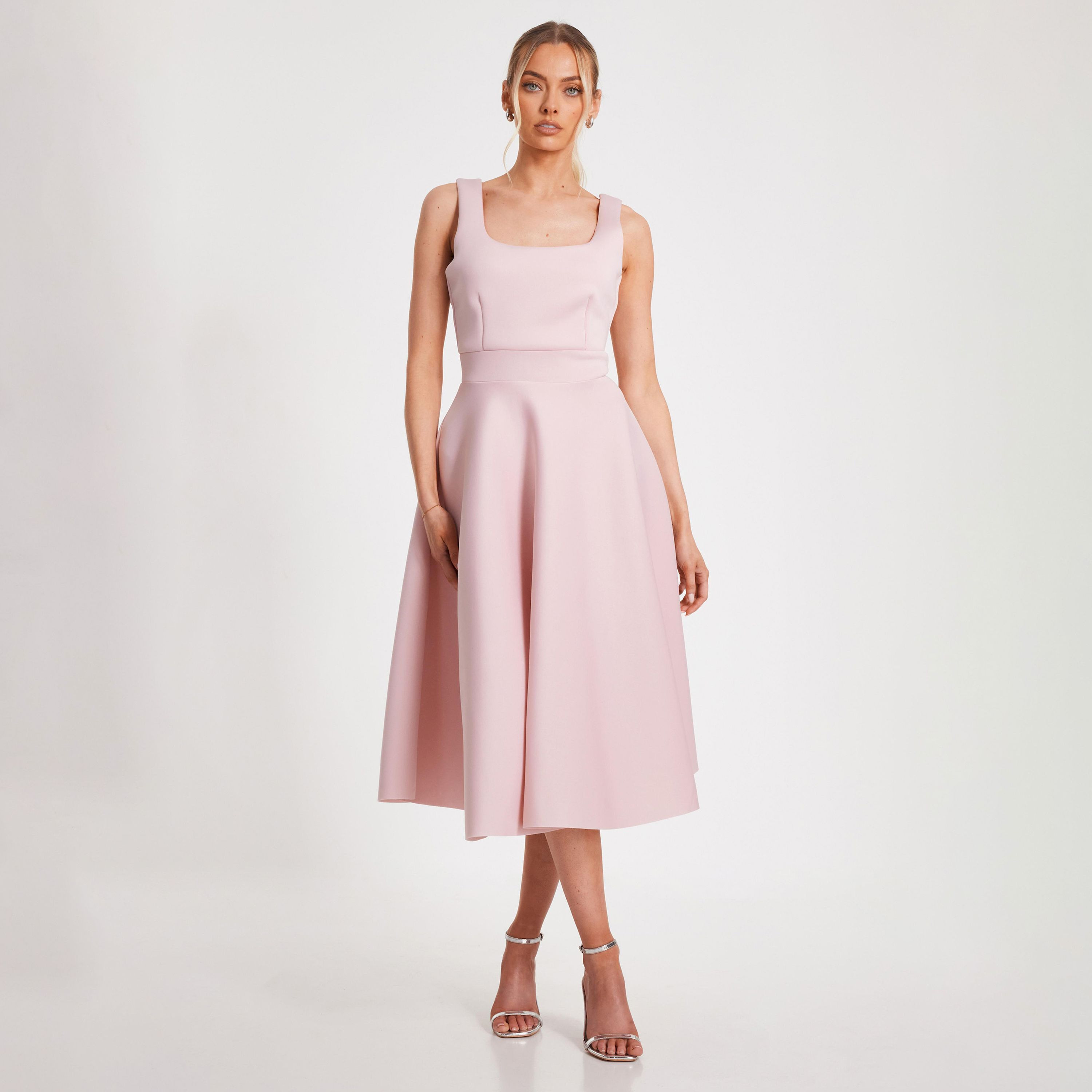 كويز-  فستان سكيتر متوسط ​​الطول وردي فاتح بثنيات سكوبا-women-clothing-dresses-image-1