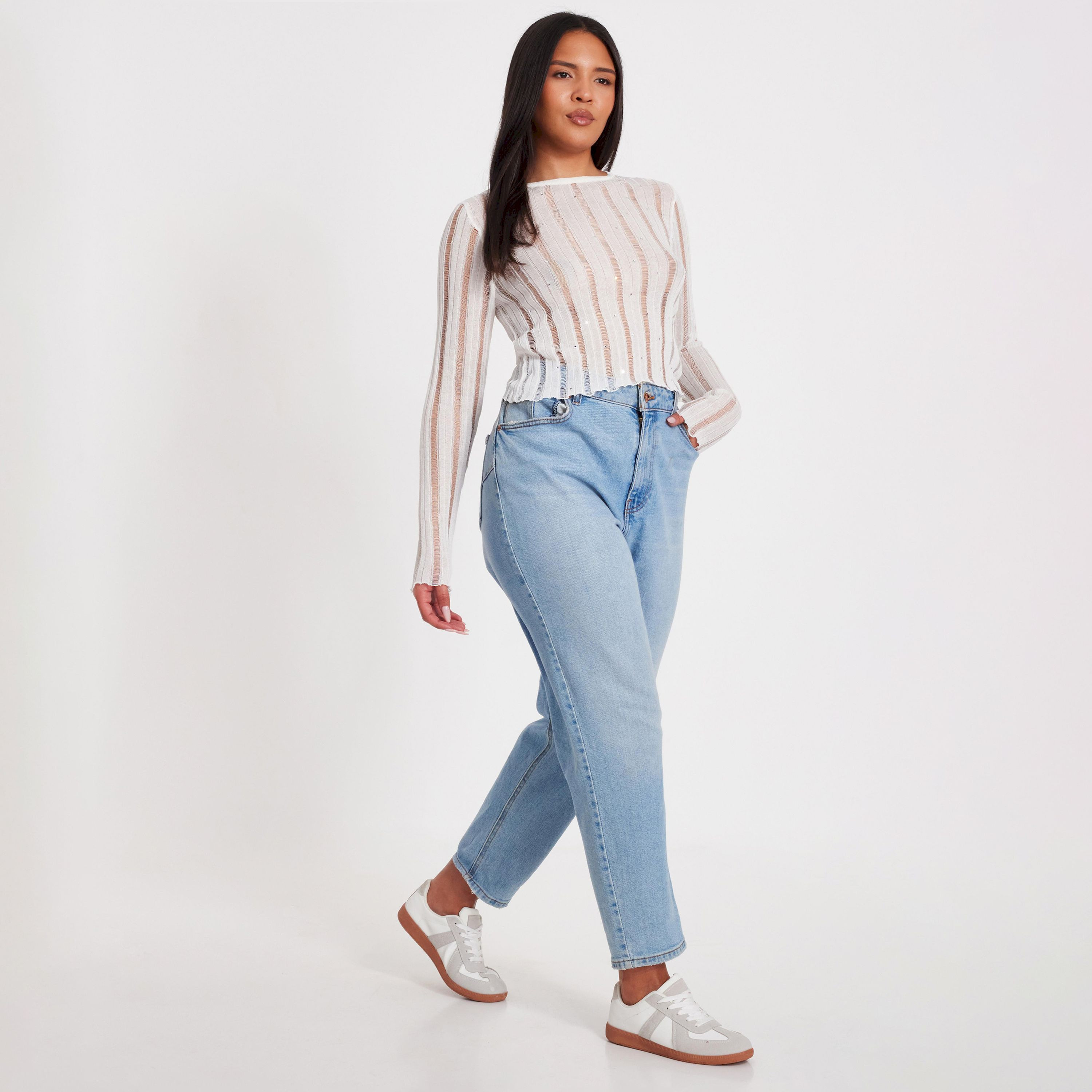 كويز-  بلوزة بيضاء بأكمام طويلة من قماش لادر أحجار زينة صناعية-women-winterwear-cardigansandjumpers-jumpers-image-2