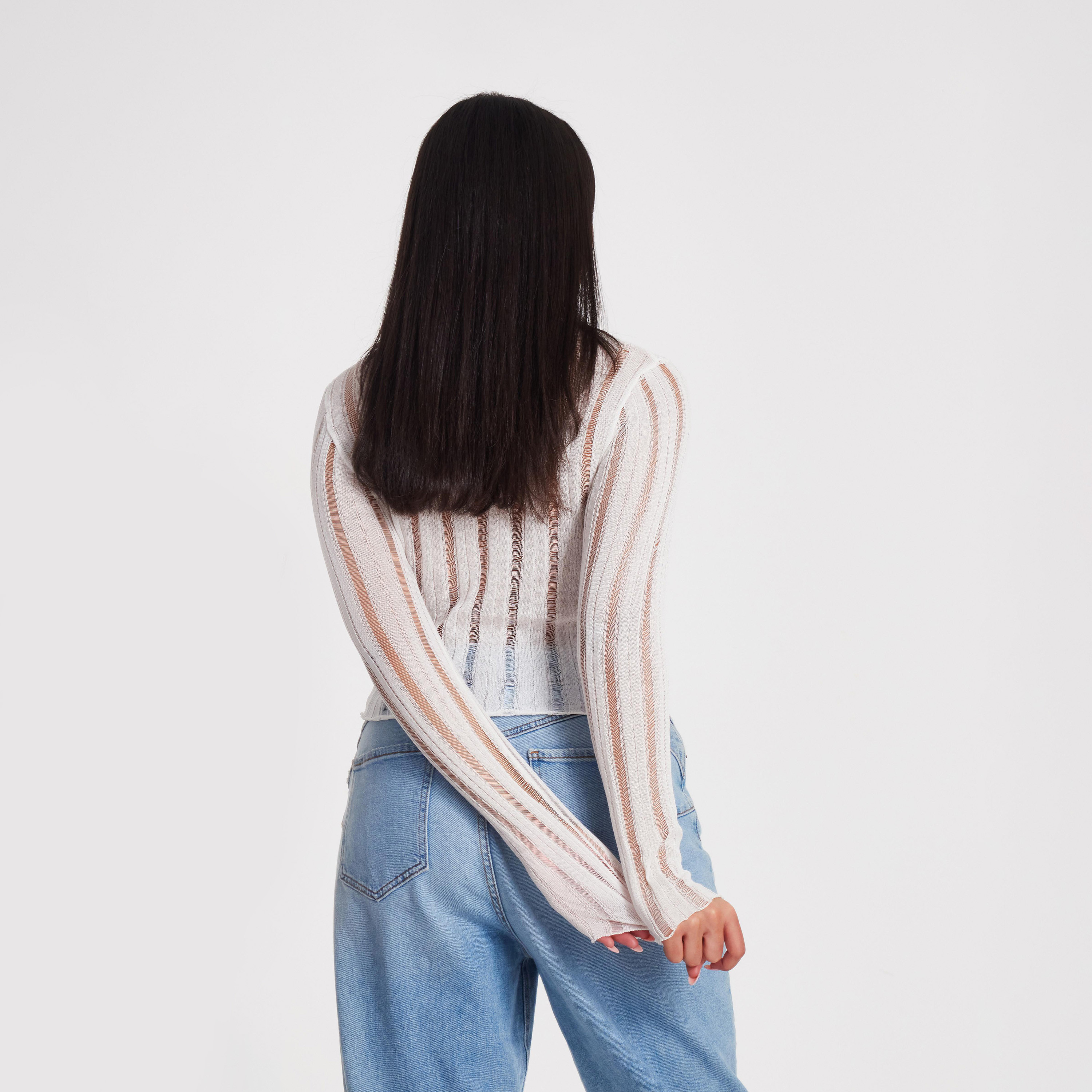 كويز-  بلوزة بيضاء بأكمام طويلة من قماش لادر أحجار زينة صناعية-women-clothing-cardigansandjumpers-jumpers-image-4