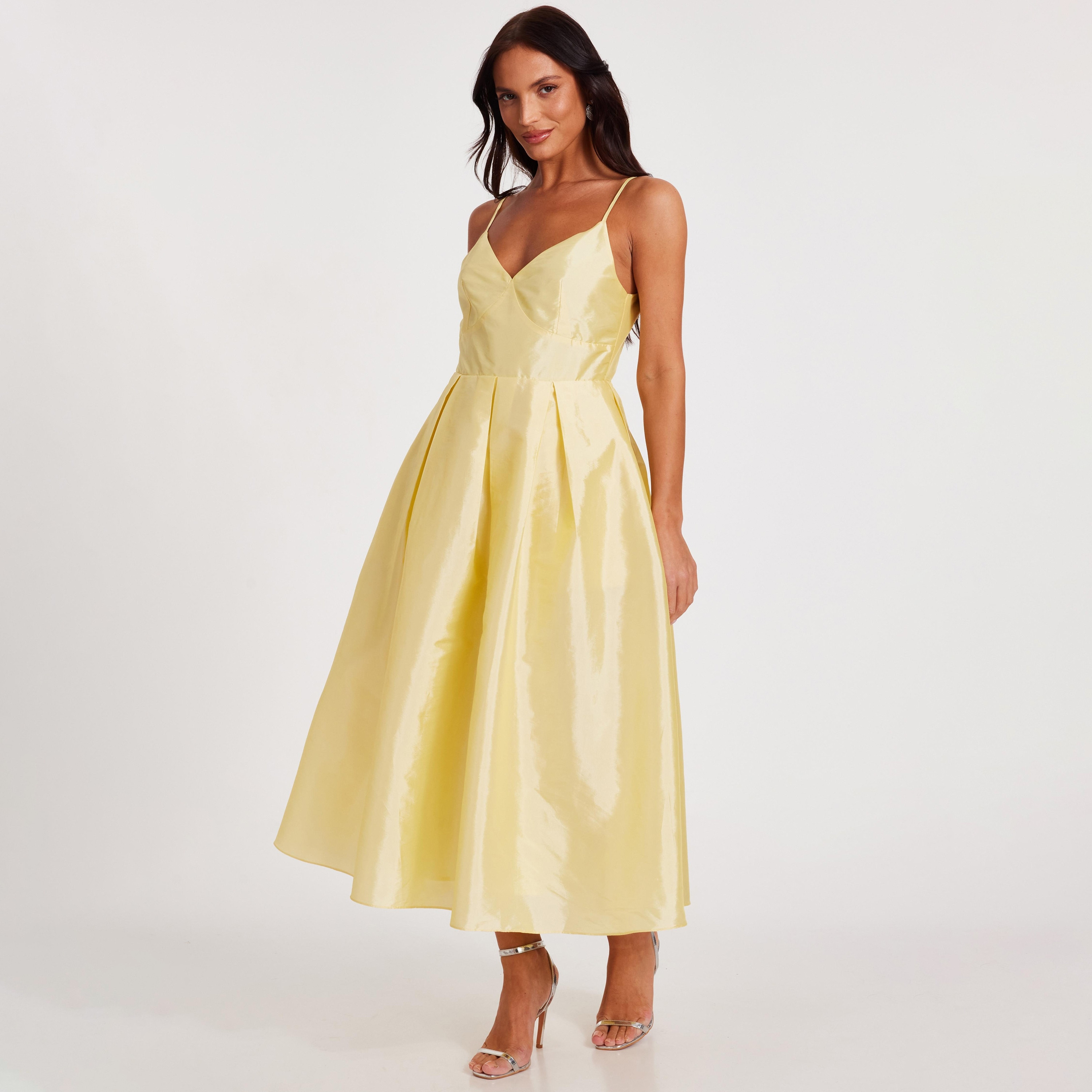 فستان نسائي متوسط الطول تافيتا بحمالات كتف ومطوي باللون الأصفر من كويز-women-clothing-dresses-image-2