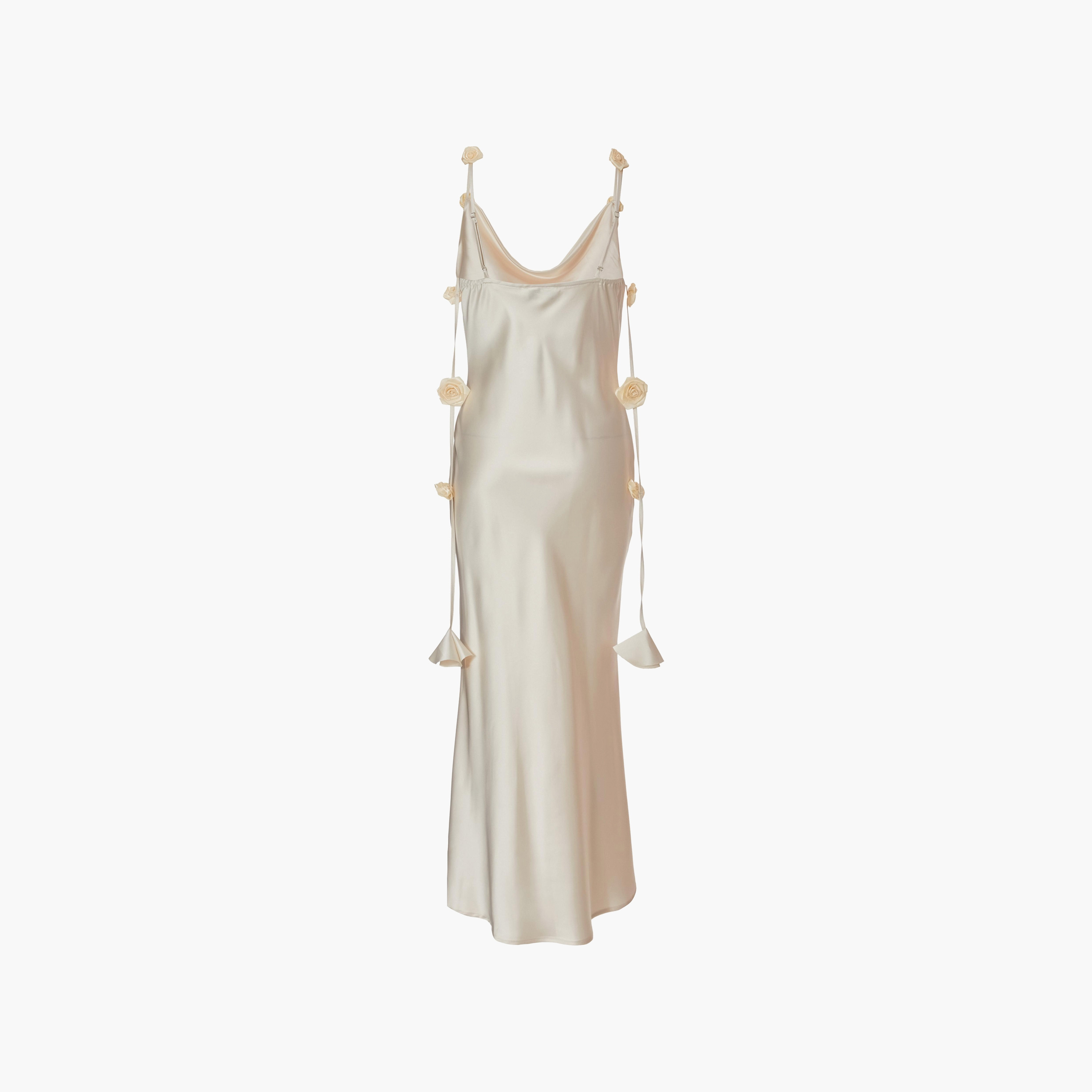 فستان سهرة ماكسي نسائي أبيض بتصميم من الساتان بفتحة رقبة واسعة من كويز-women-clothing-dresses-image-6