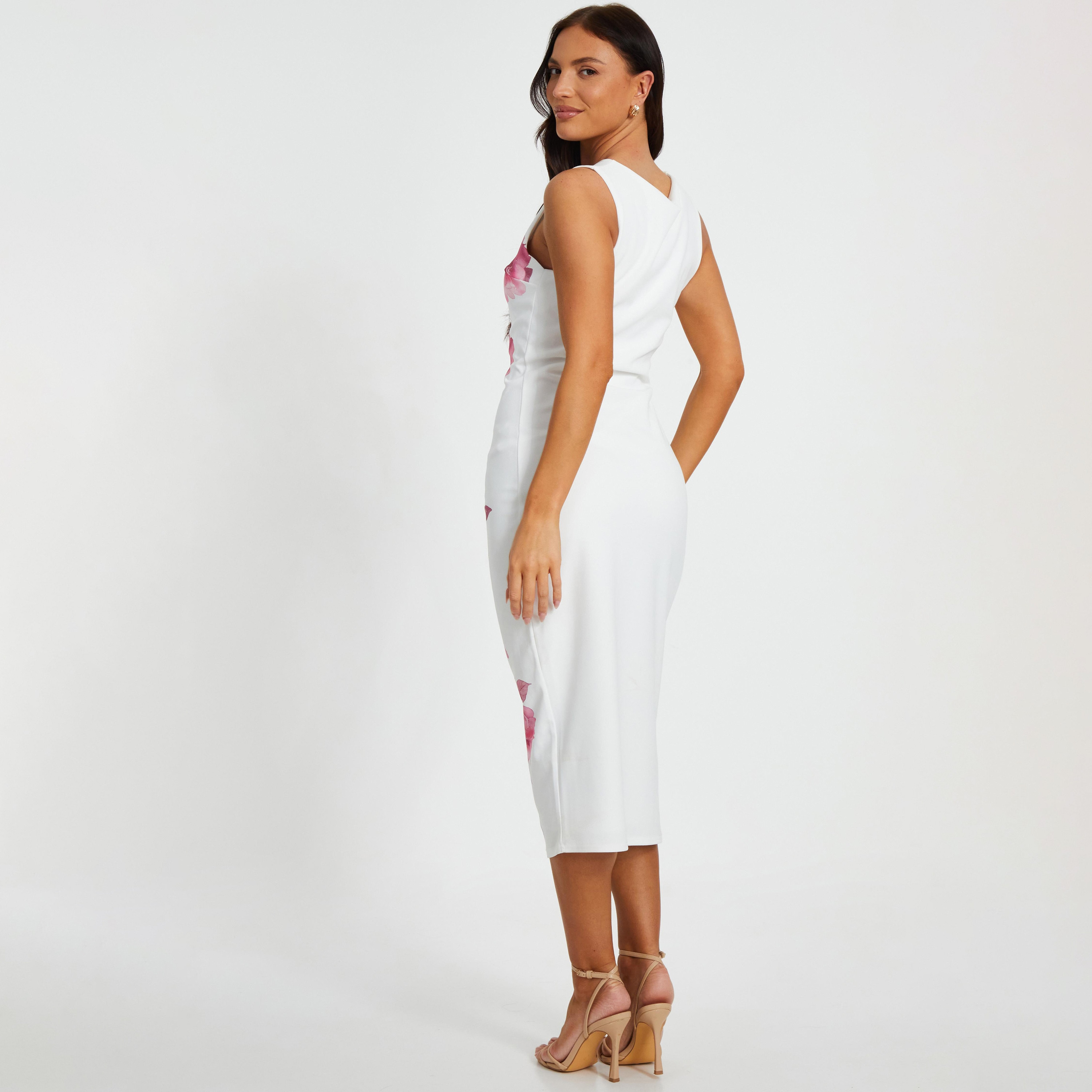فستان متوسط ​​الطول نسائي من Quiz مصنوع من قماش كريب سكوبا باللون الأبيض-women-clothing-dresses-image-3