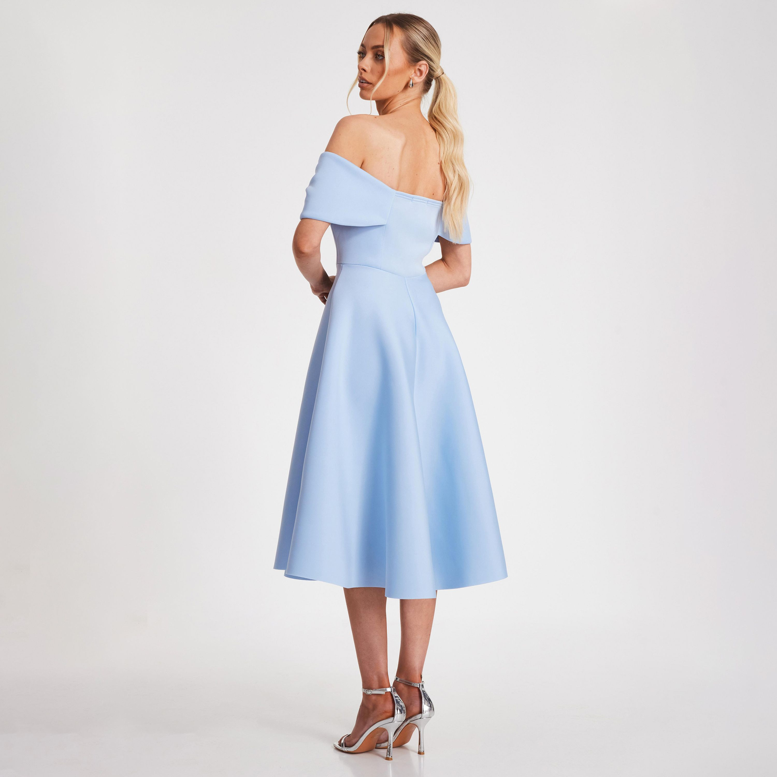 كويز-  فستان سكيتر باردو أزرق فاتح مزين بثنيات سكوبا-women-clothing-dresses-image-3