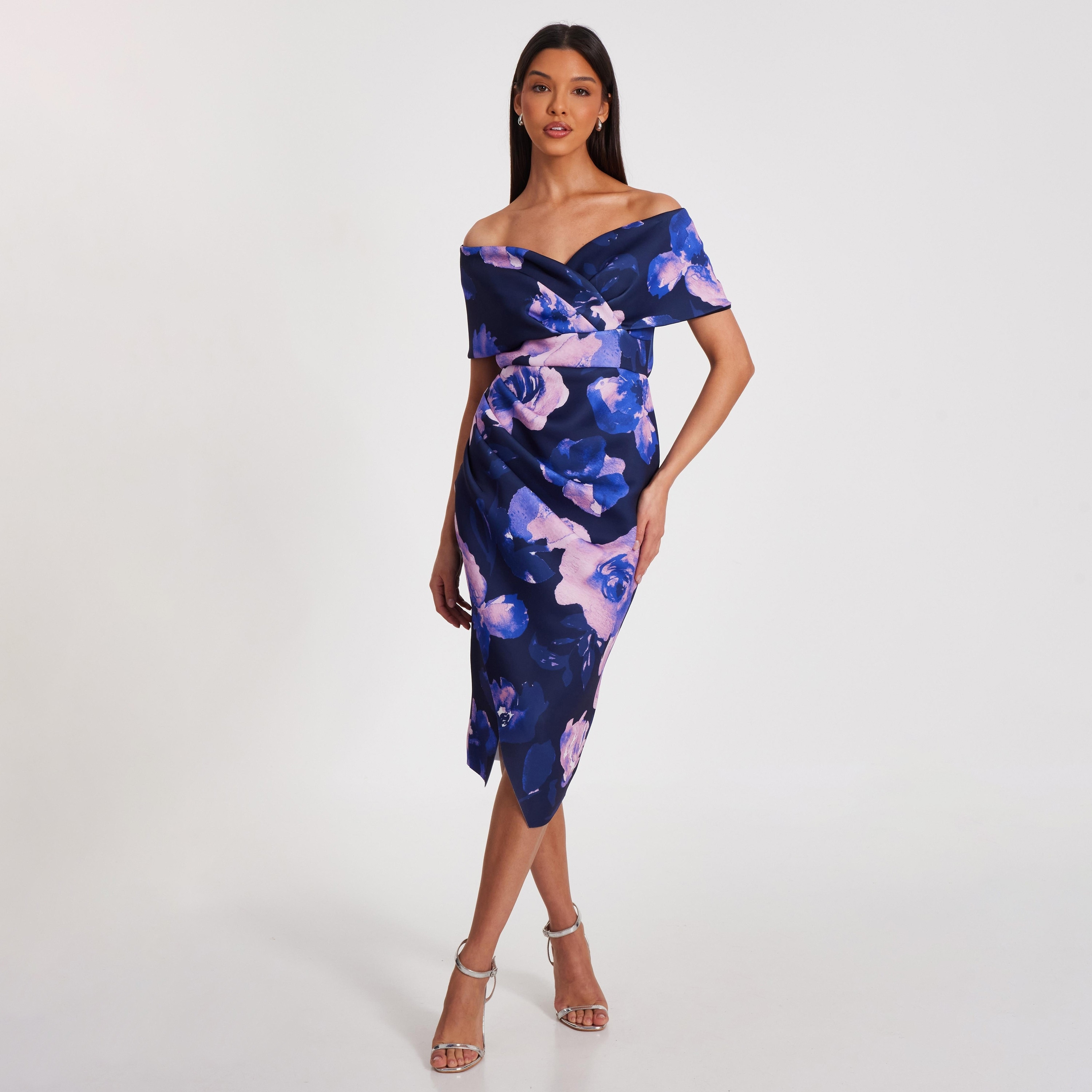 فستان ميدي نسائي أزرق داكن مكشوف الكتفين ومزين بالزهور من كويز-women-clothing-dresses-image-1