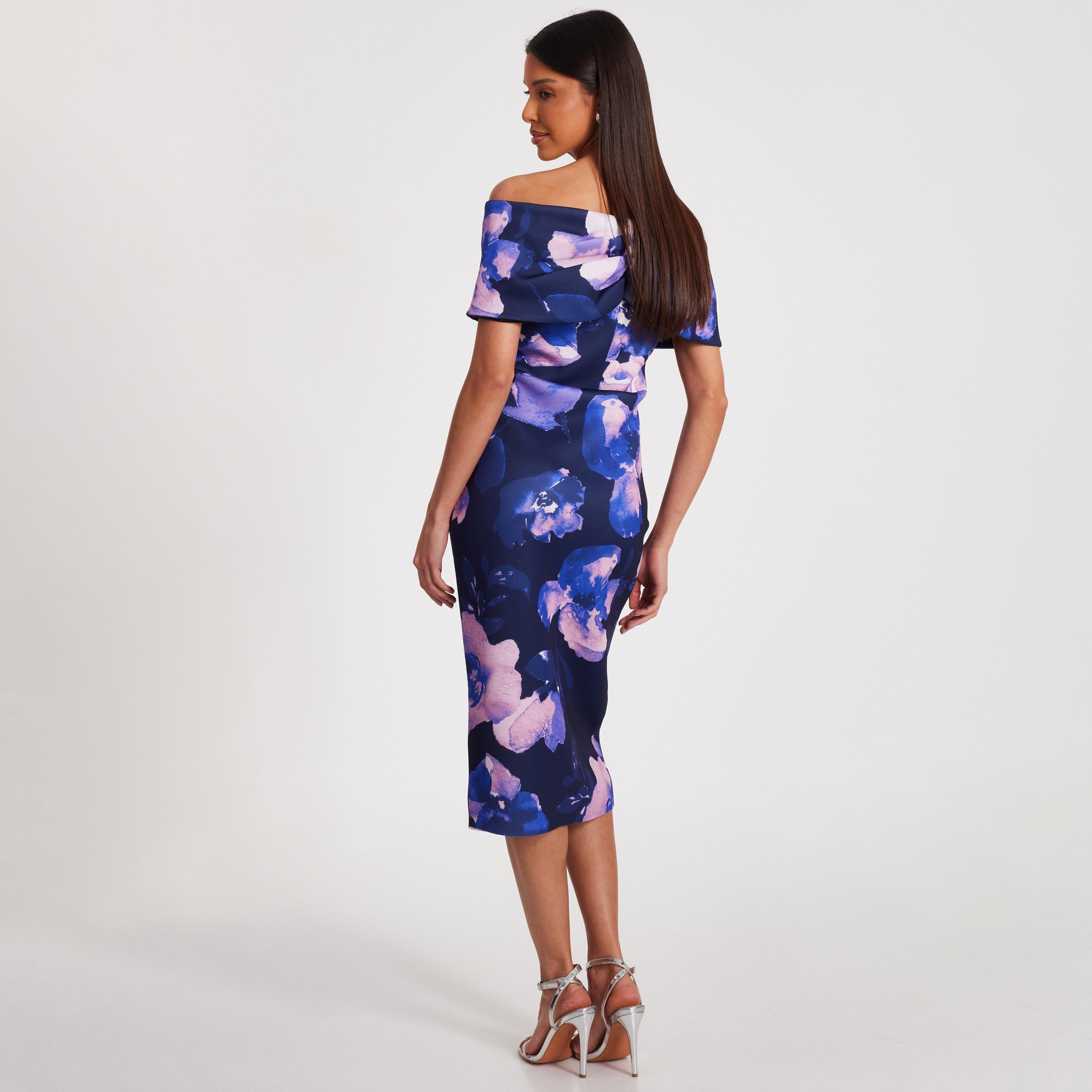 فستان ميدي نسائي أزرق داكن مكشوف الكتفين ومزين بالزهور من كويز-women-clothing-dresses-image-3