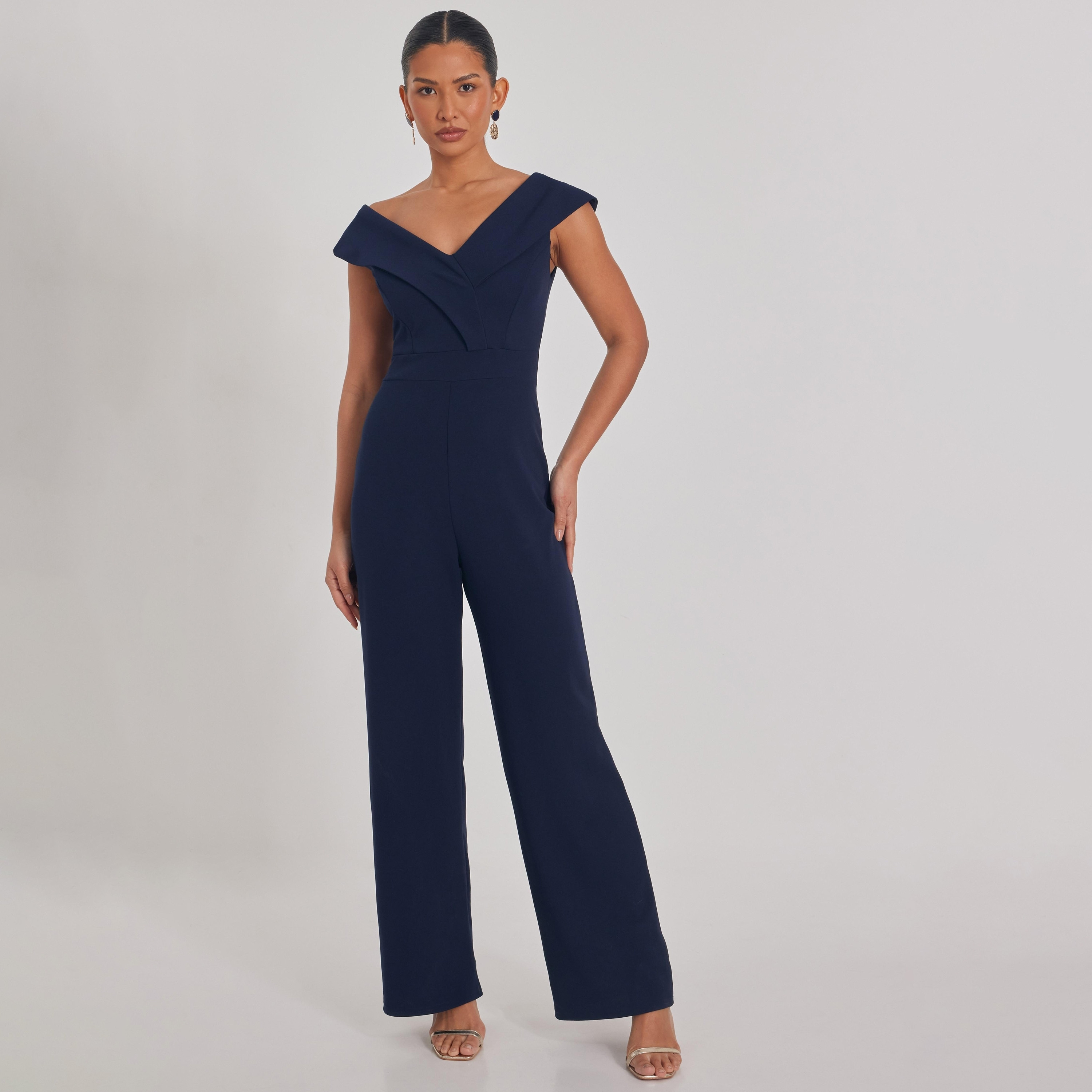 جمبسوت نسائي أزرق داكن من قماش الكريب سكوبا بياقة باردة من كويز-women-clothing-jumpsuits-image-1