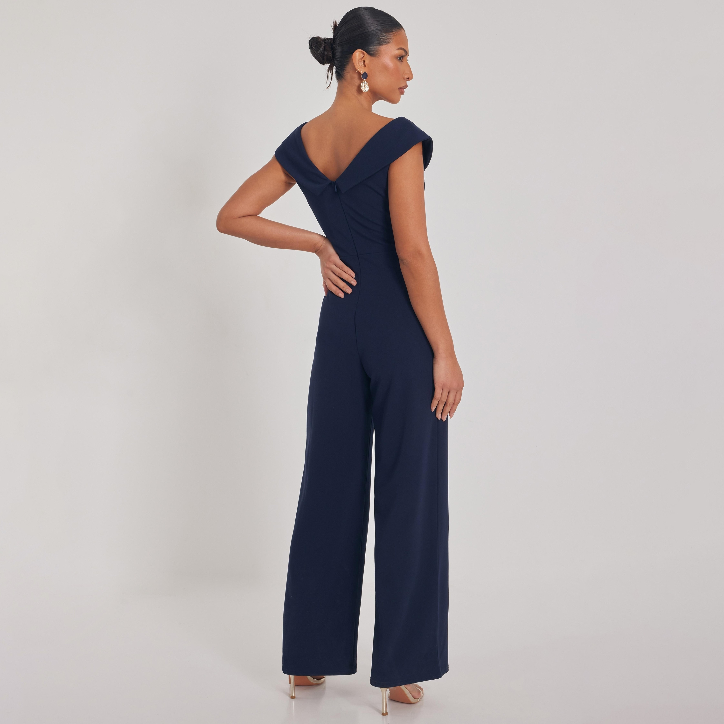 جمبسوت نسائي أزرق داكن من قماش الكريب سكوبا بياقة باردة من كويز-women-clothing-jumpsuits-image-3