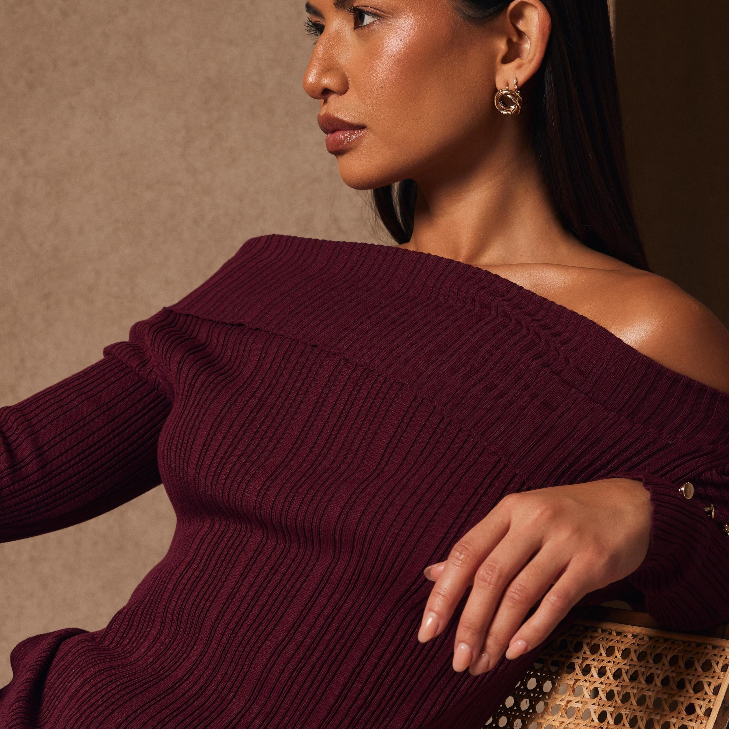 بلوزة نسائية باردو مكشوفة الكتفين محبوكة ومضلعة من كويز-women-clothing-shirtsandblouses-blouses-image-9