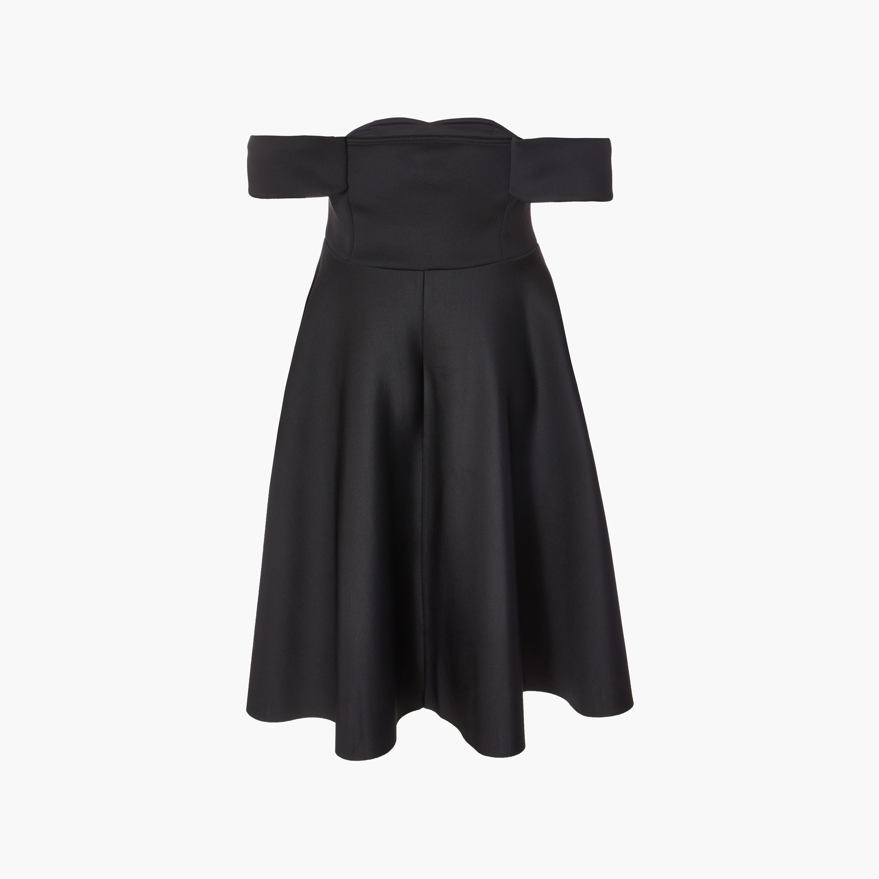 فستان متوسط الطول أسود اللون للنساء من قماش الكريب سكوبا بياقة باردو ومقاس كبير من كويز-women-clothing-dresses-image-6