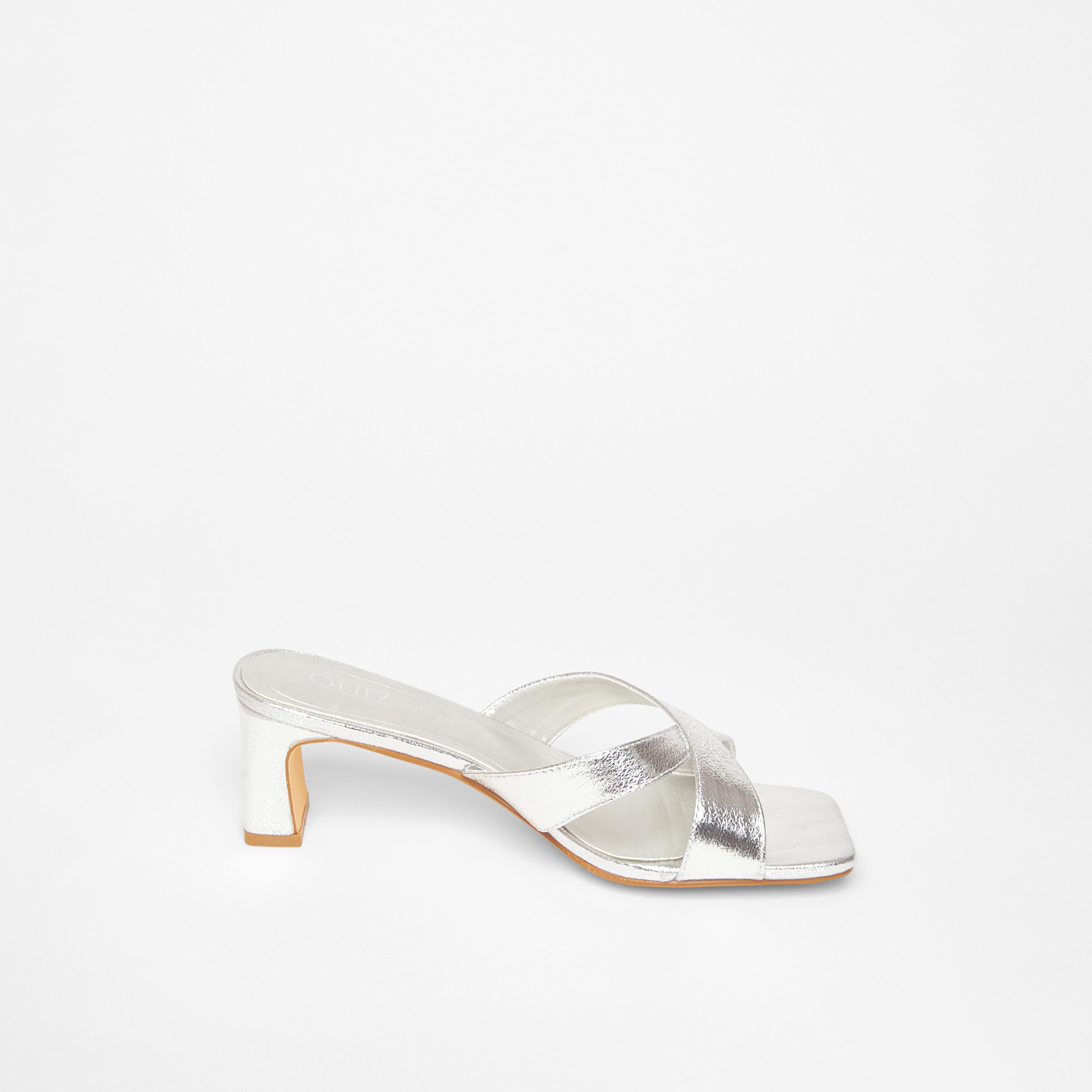 صندل بكعب متوسط مع تصميم متقاطع من الأمام من كويز (مقاس عريض) | 201938625-women-shoes-sandals-heeled-image-4