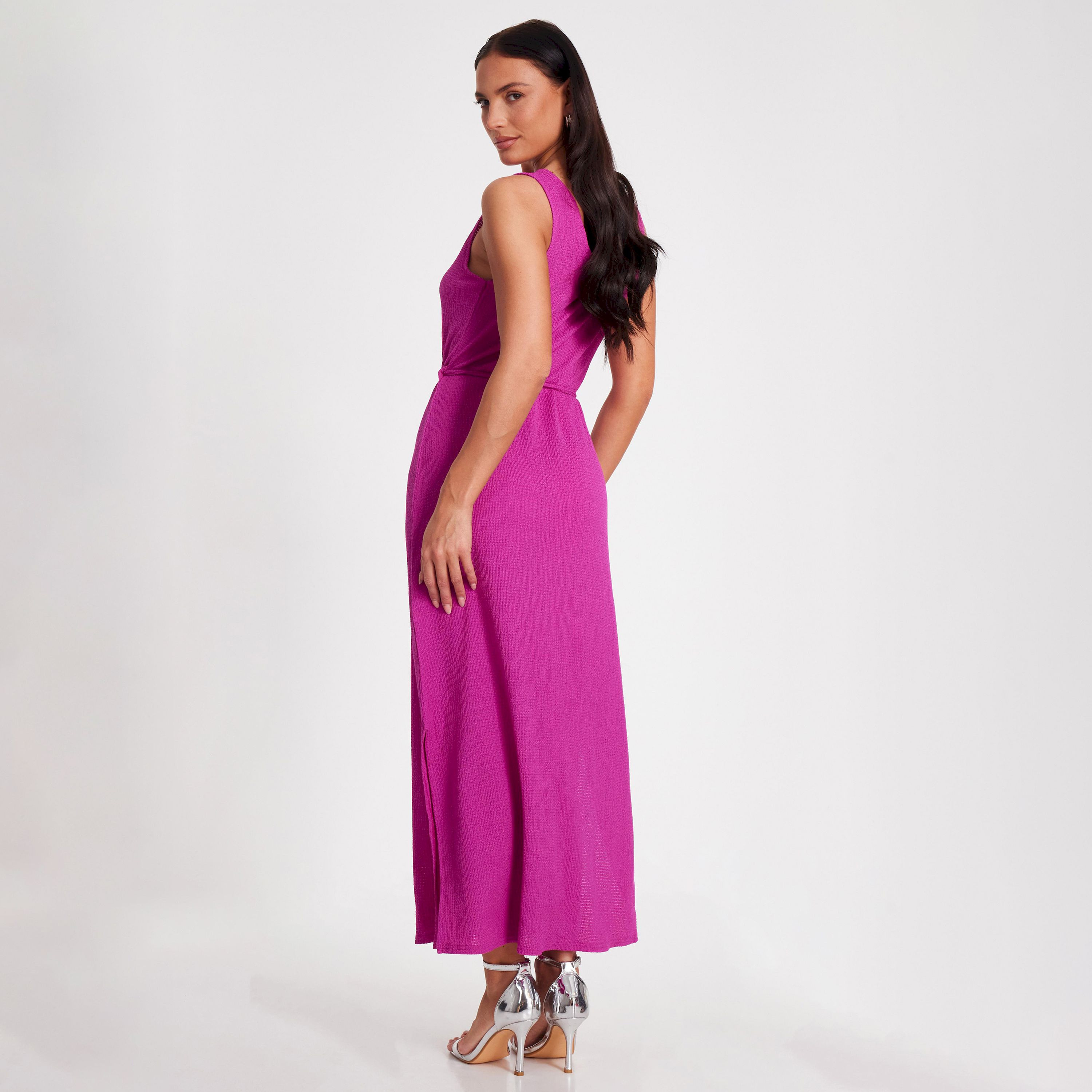 كويز-  فستان بطول متوسط (ميداكسي) أرجواني بفتحة رقبة على شكل حرف V مع حزام برباط-women-clothing-dresses-image-3