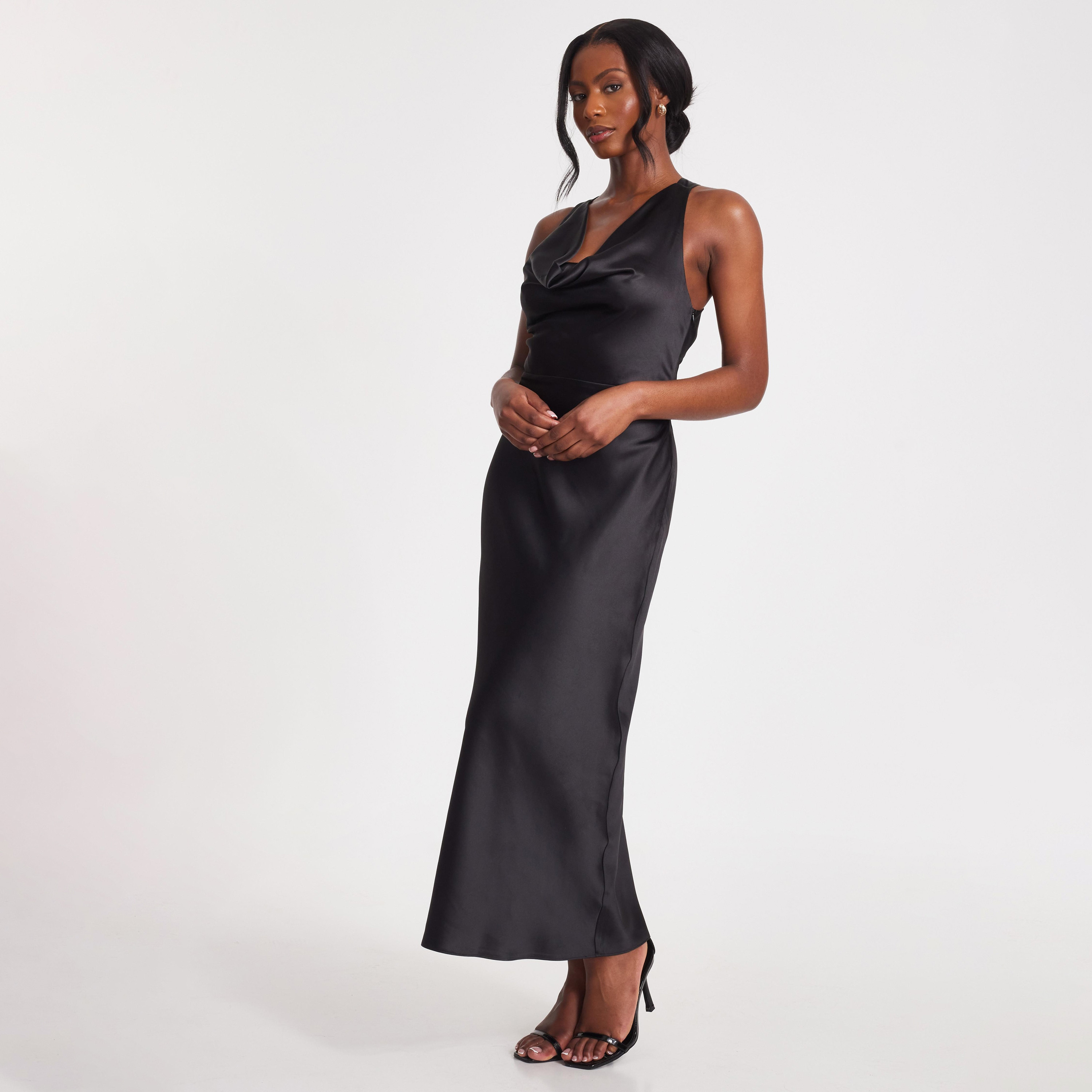 فستان سهرة طويل من الساتان الأسود برقبة واسعة للنساء من Quiz-women-clothing-dresses-image-2